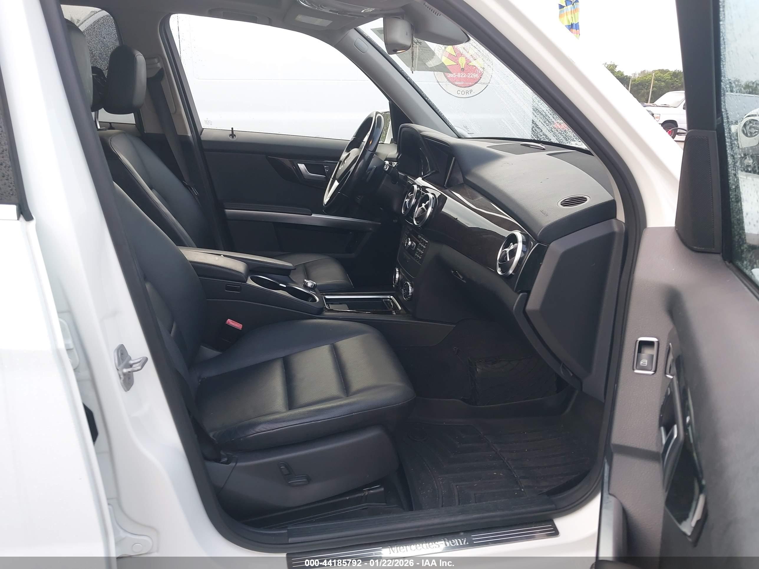 MERCEDES-BENZ GLK image 5