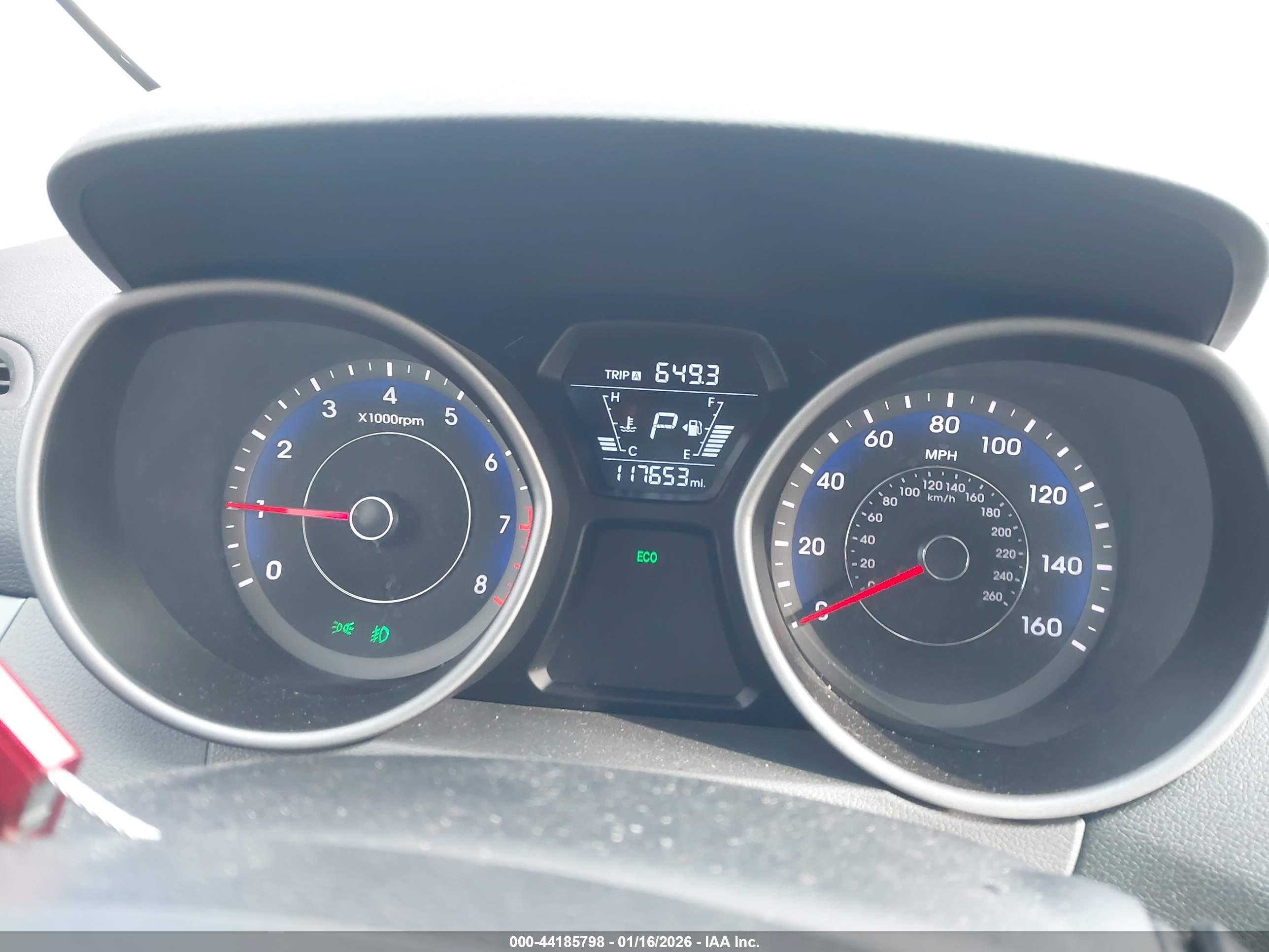 HYUNDAI ELANTRA image 7
