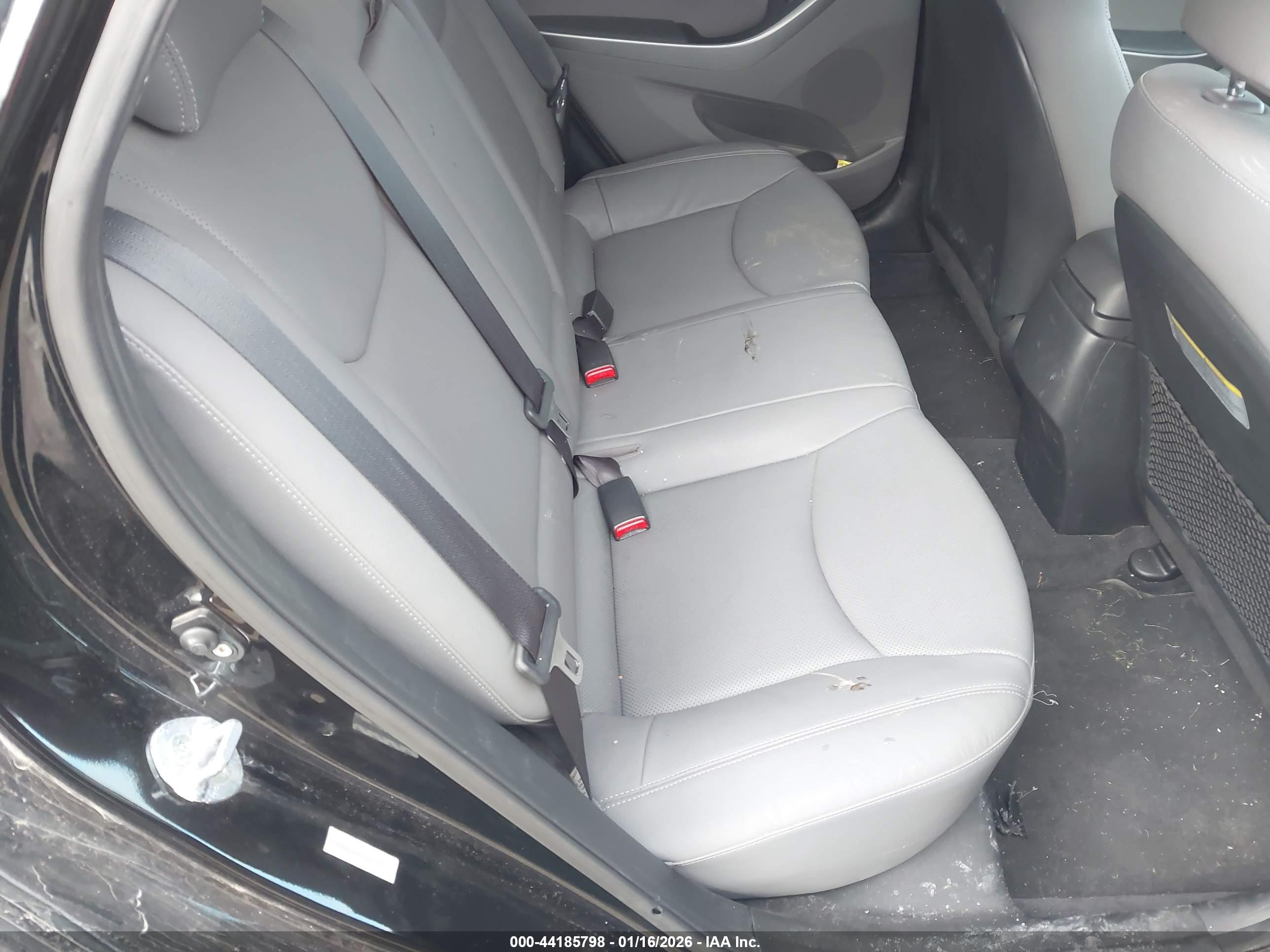 HYUNDAI ELANTRA image 8