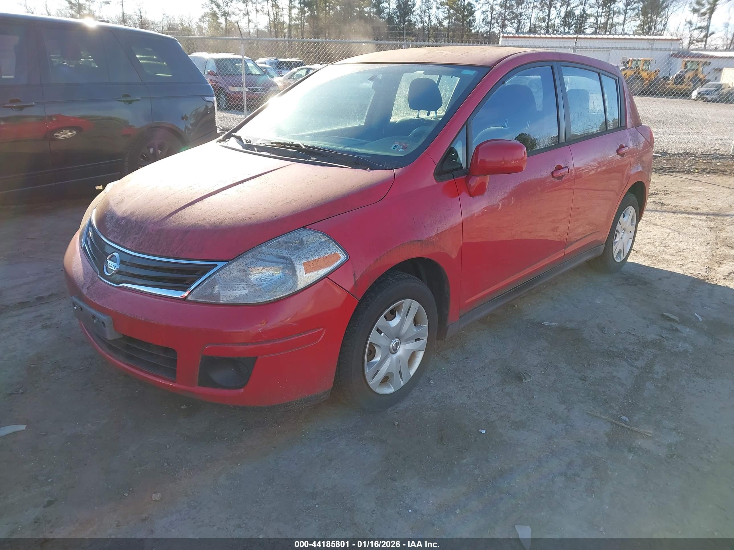 NISSAN VERSA image 2