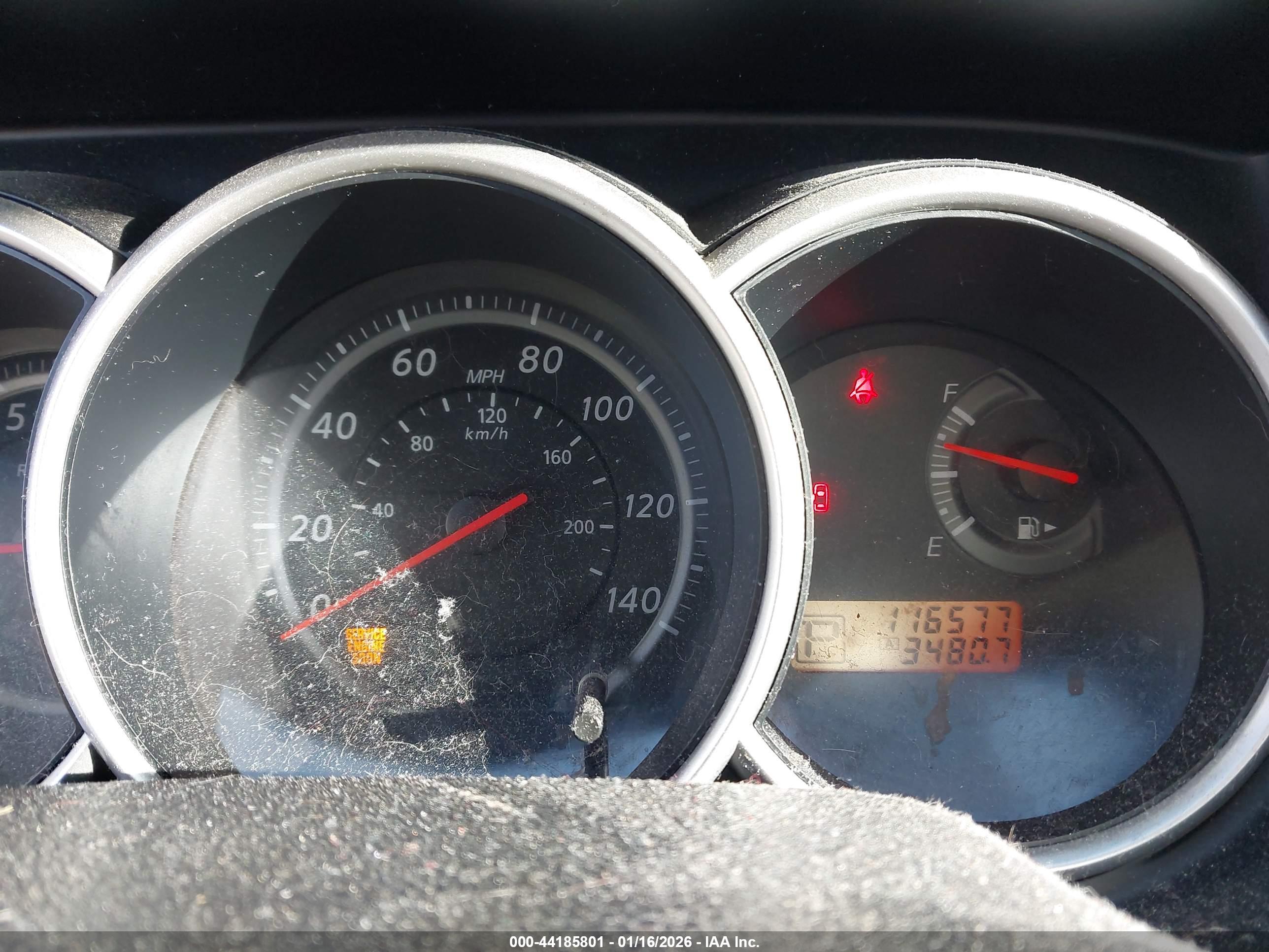NISSAN VERSA image 7