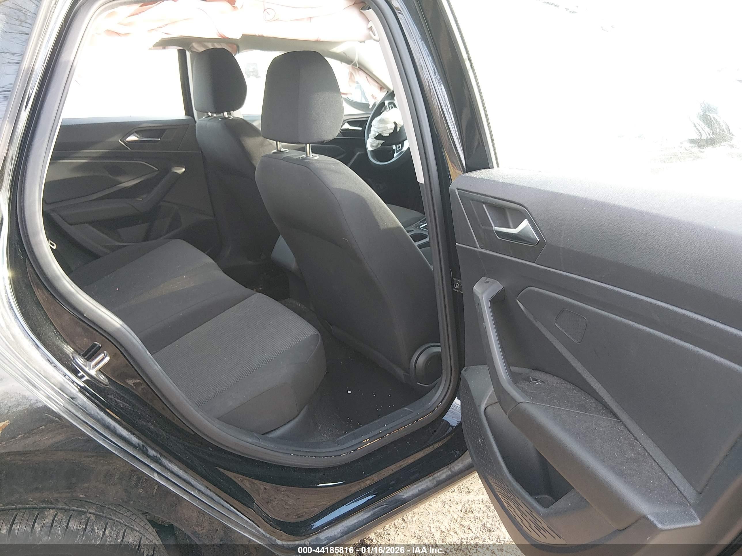 VOLKSWAGEN JETTA image 8