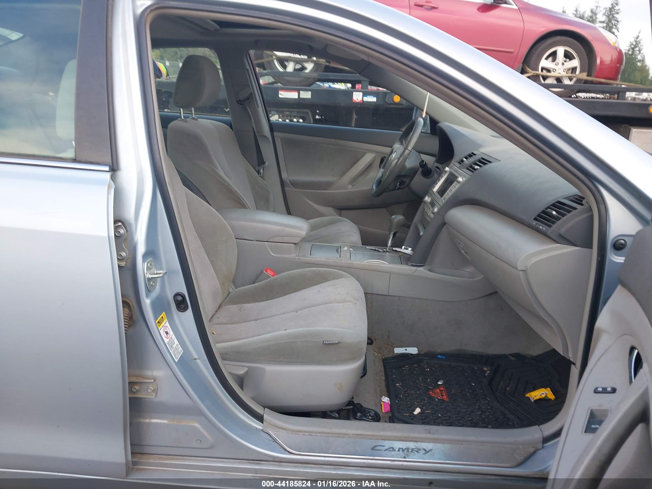 TOYOTA CAMRY image 5
