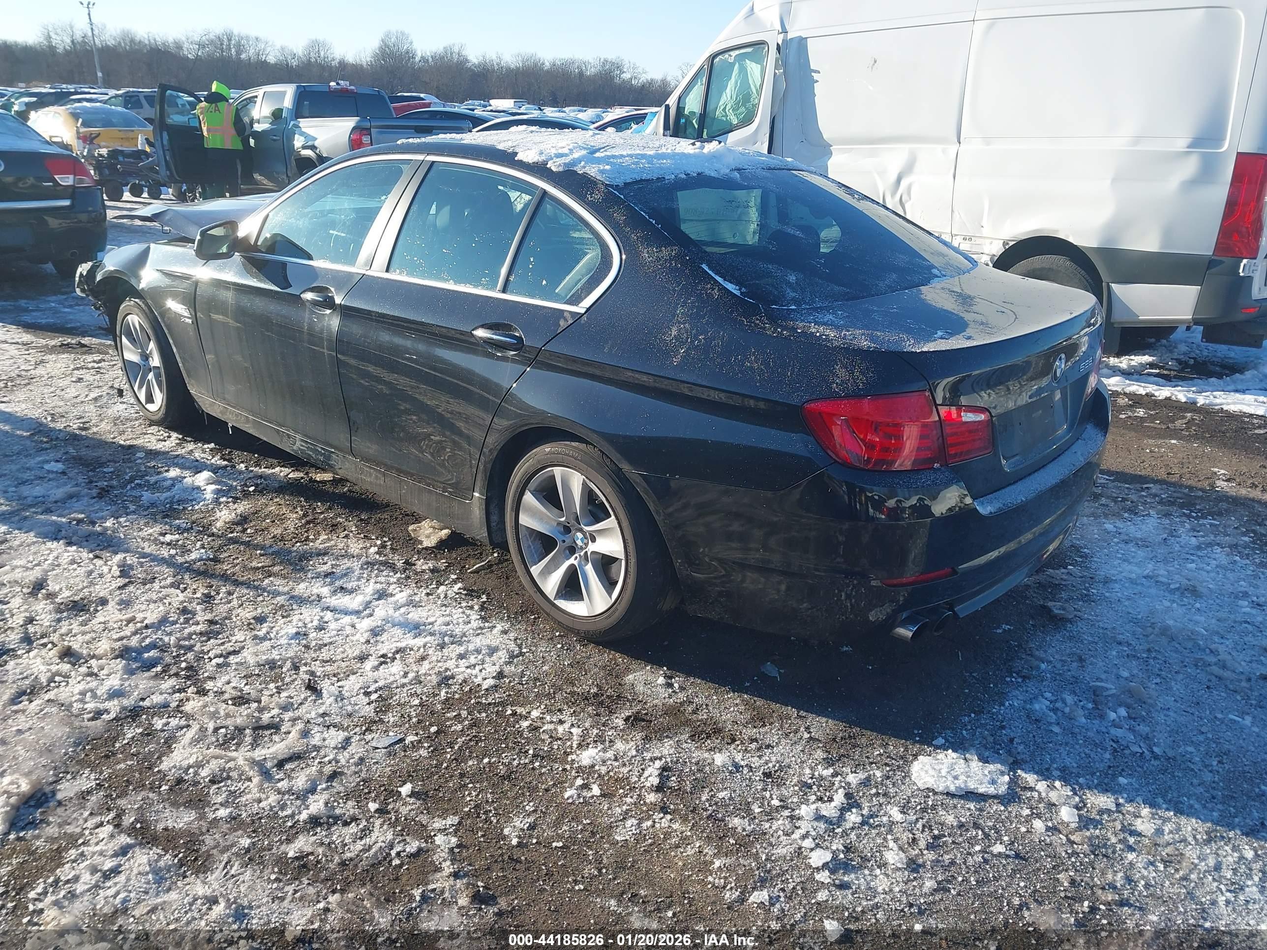 BMW 528I image 3