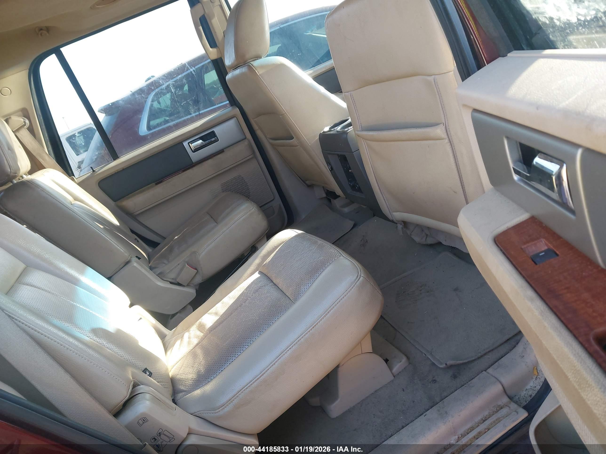 FORD EXPEDITION image 8