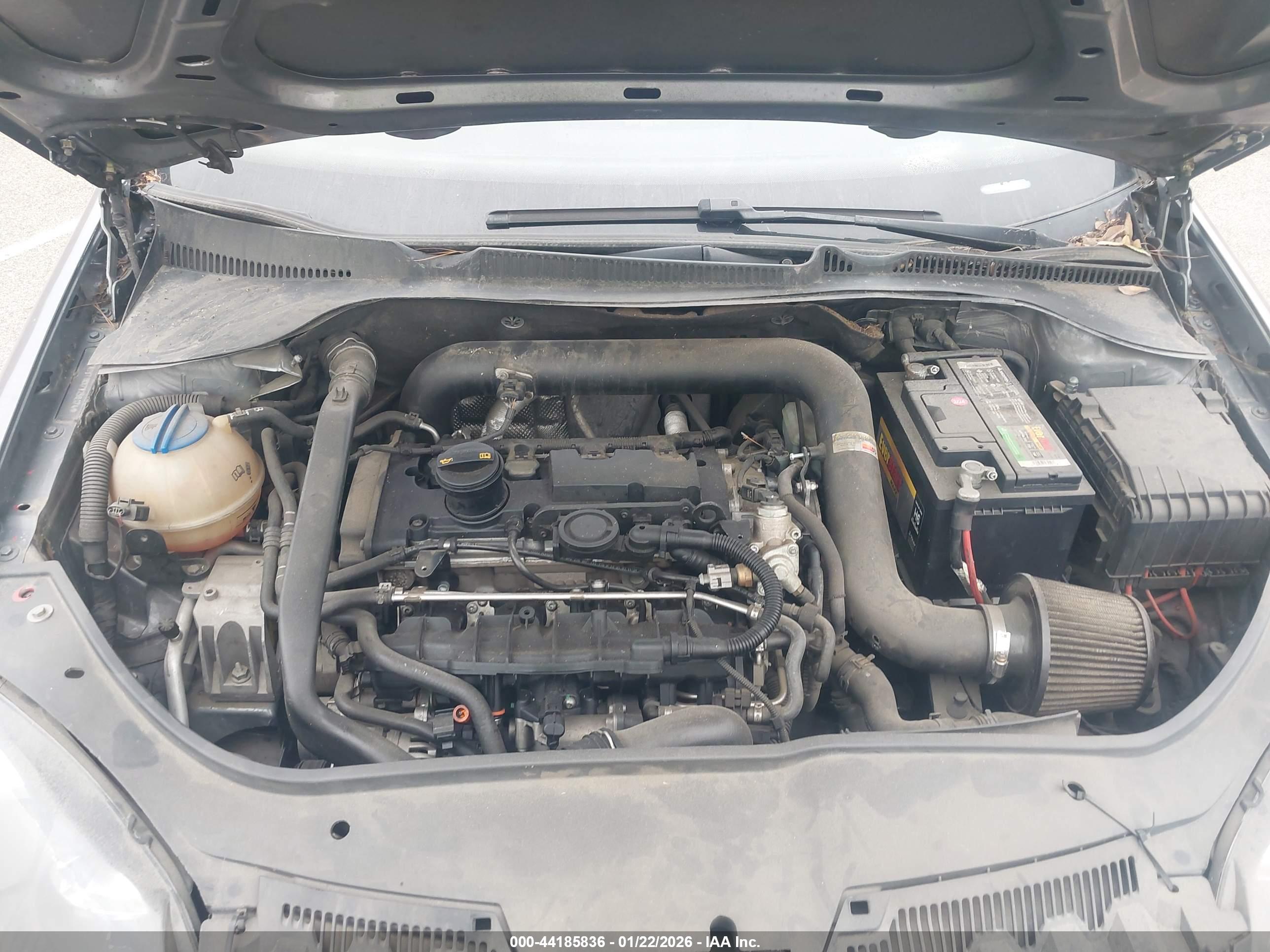 VOLKSWAGEN GTI image 10