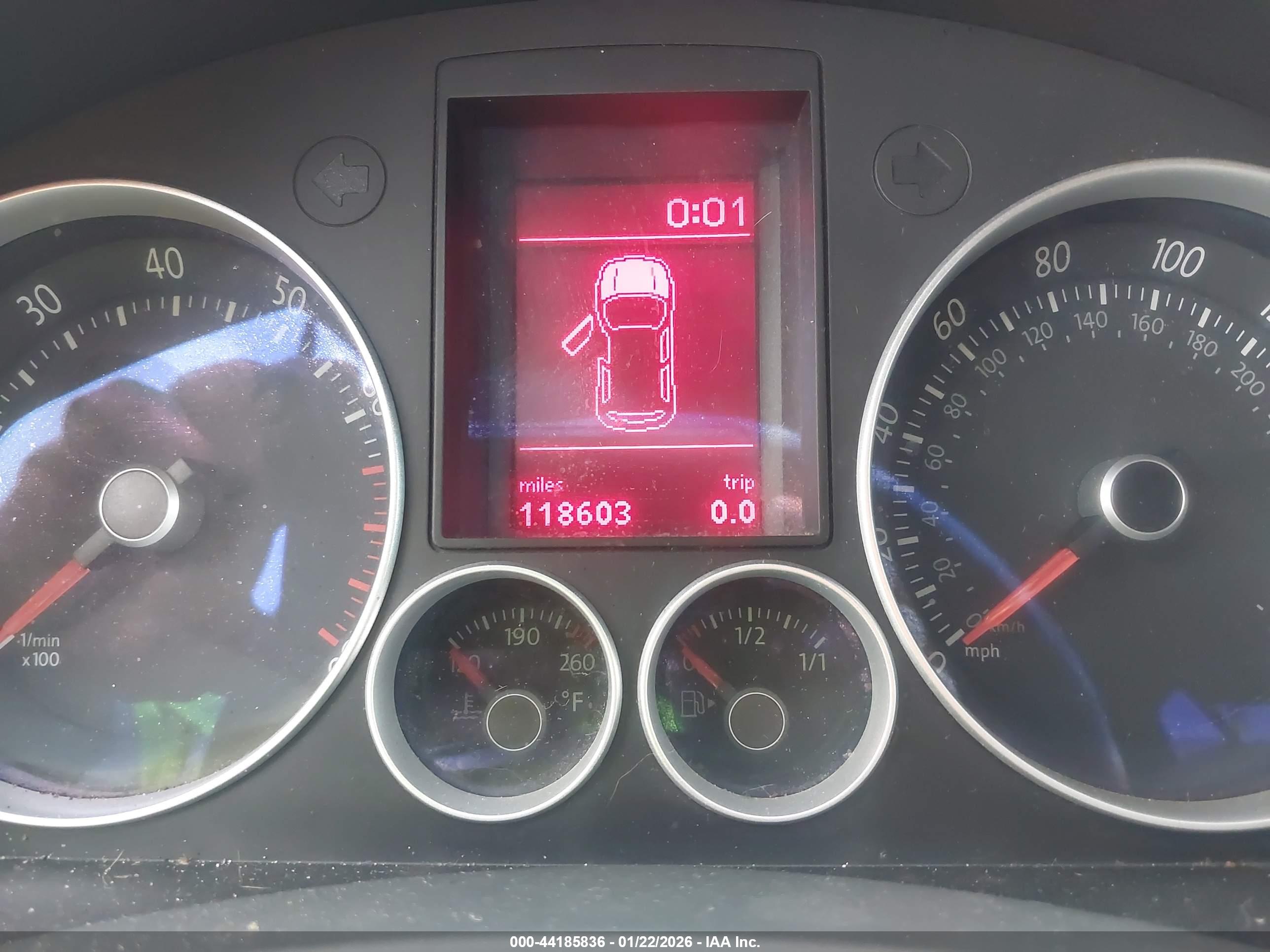 VOLKSWAGEN GTI image 7