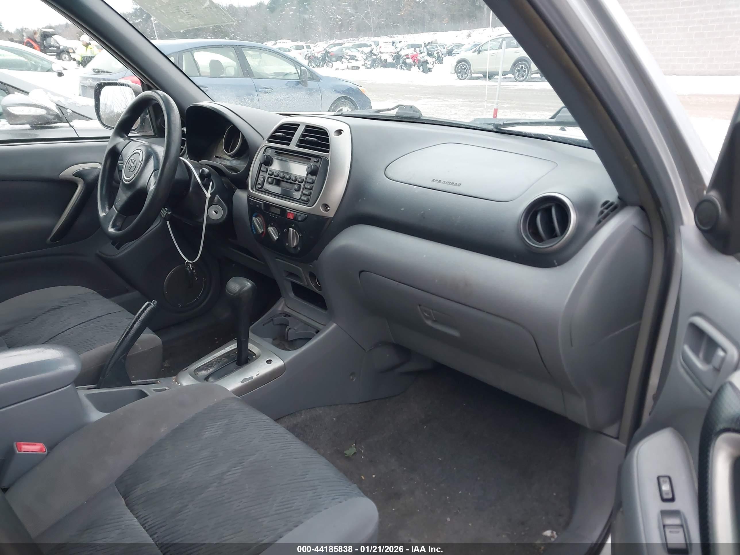 TOYOTA RAV4 image 5