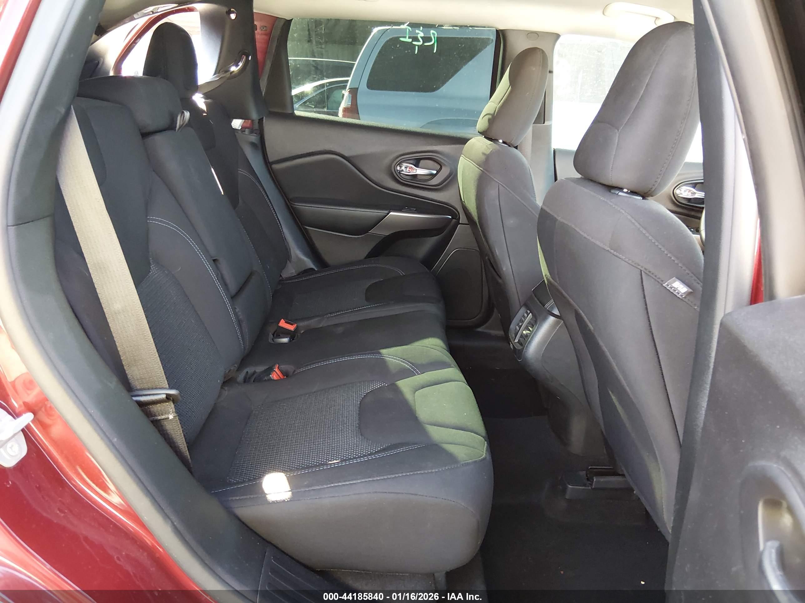 JEEP CHEROKEE image 8
