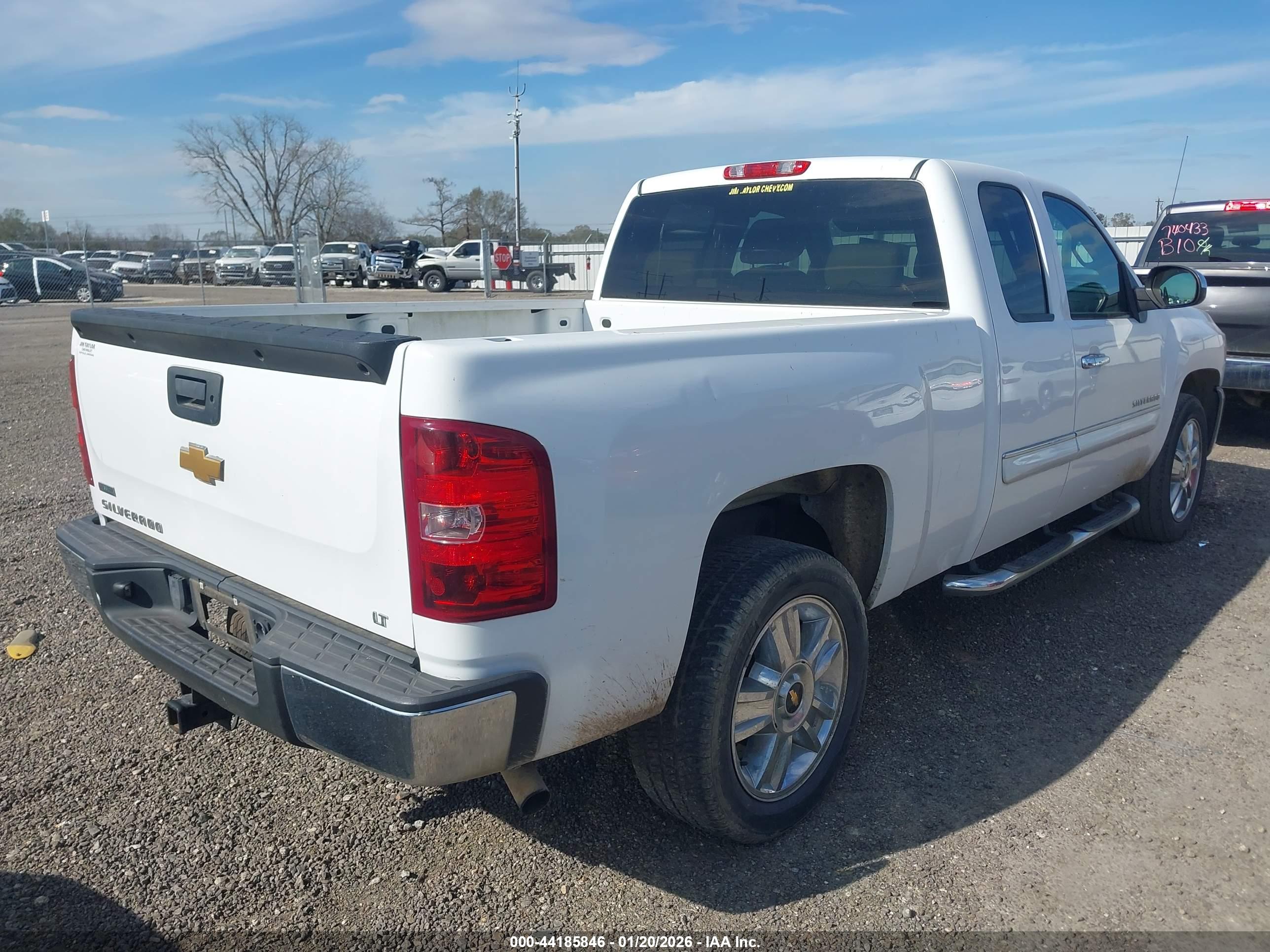 CHEVROLET SILVERADO image 4