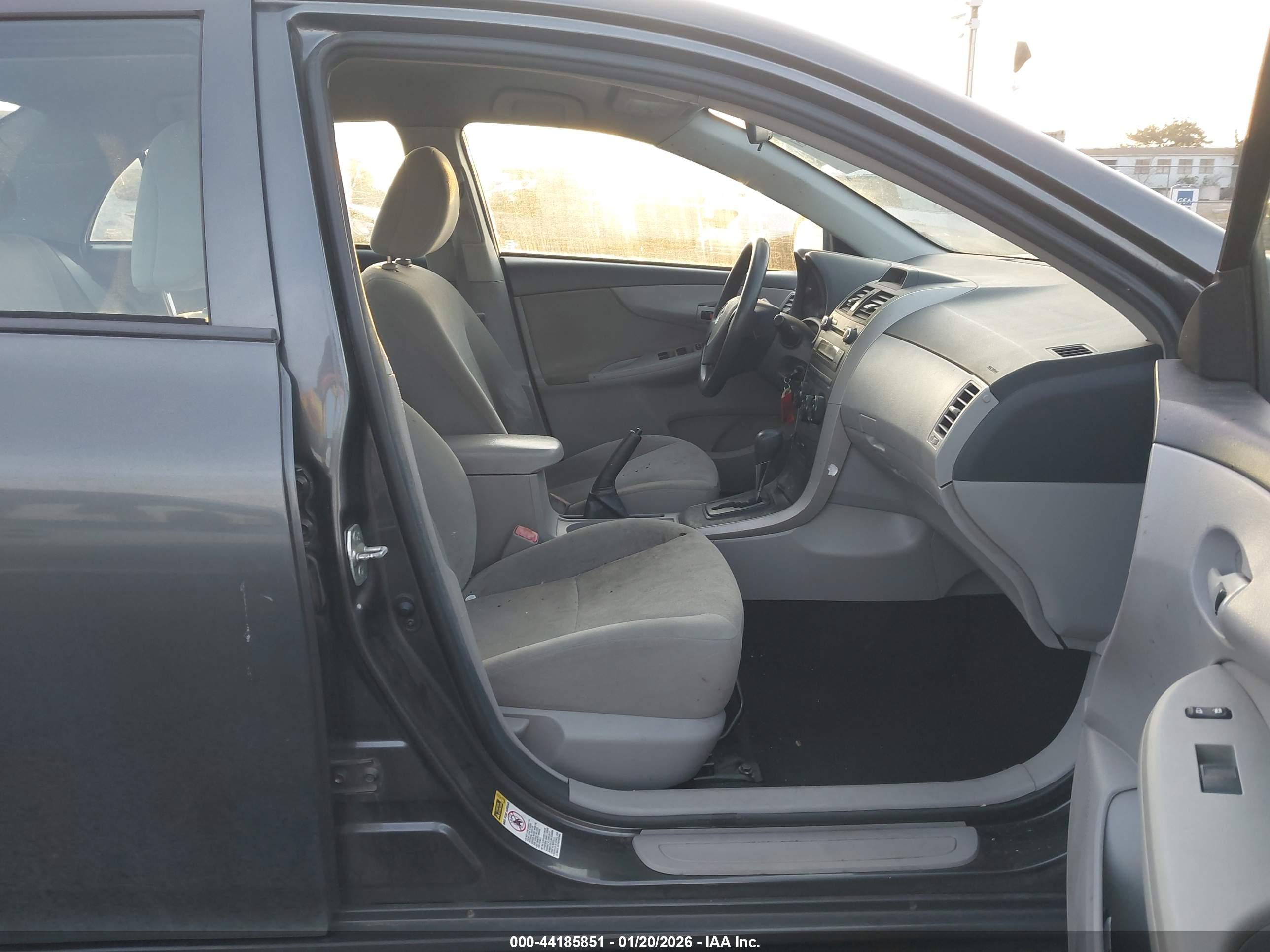 TOYOTA COROLLA image 5