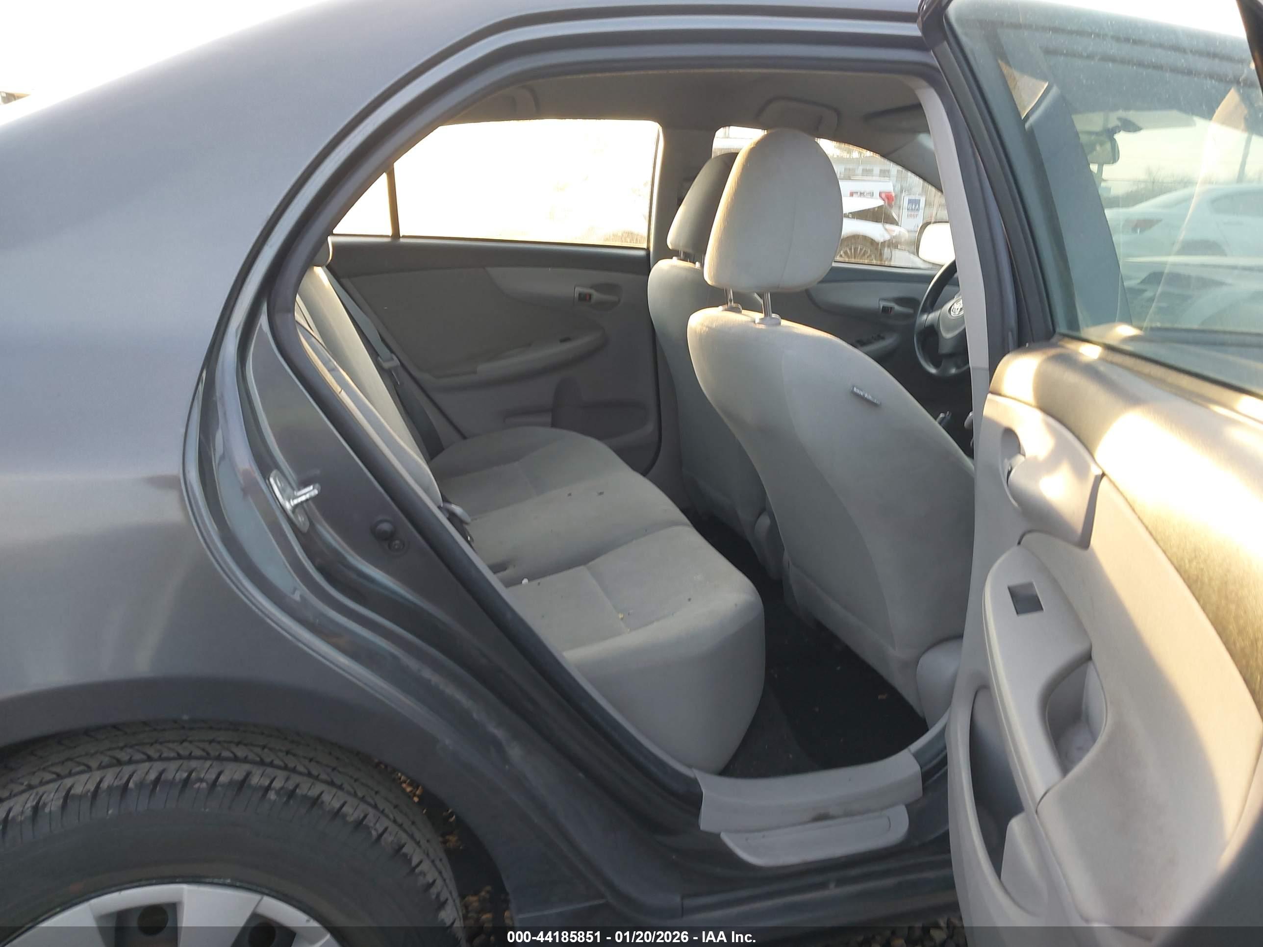 TOYOTA COROLLA image 8
