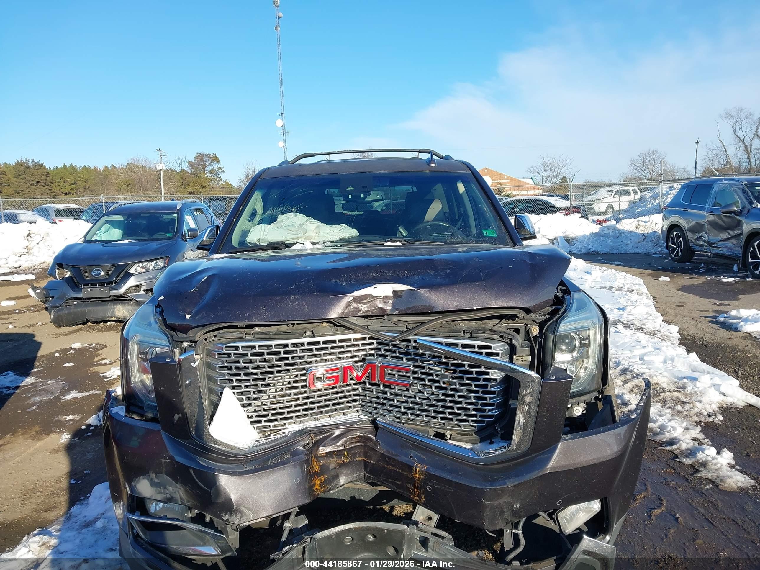 GMC YUKON image 10