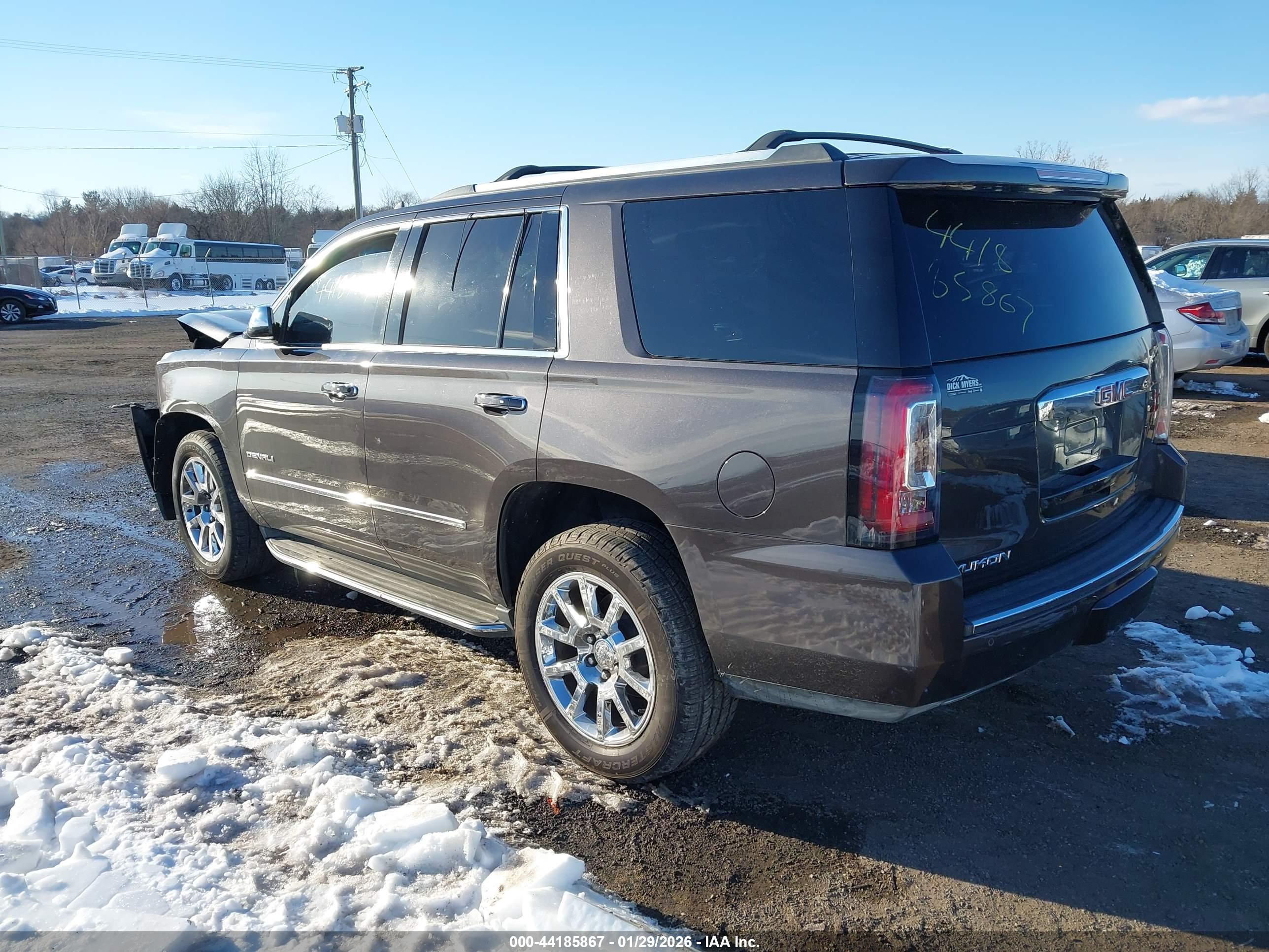 GMC YUKON image 3