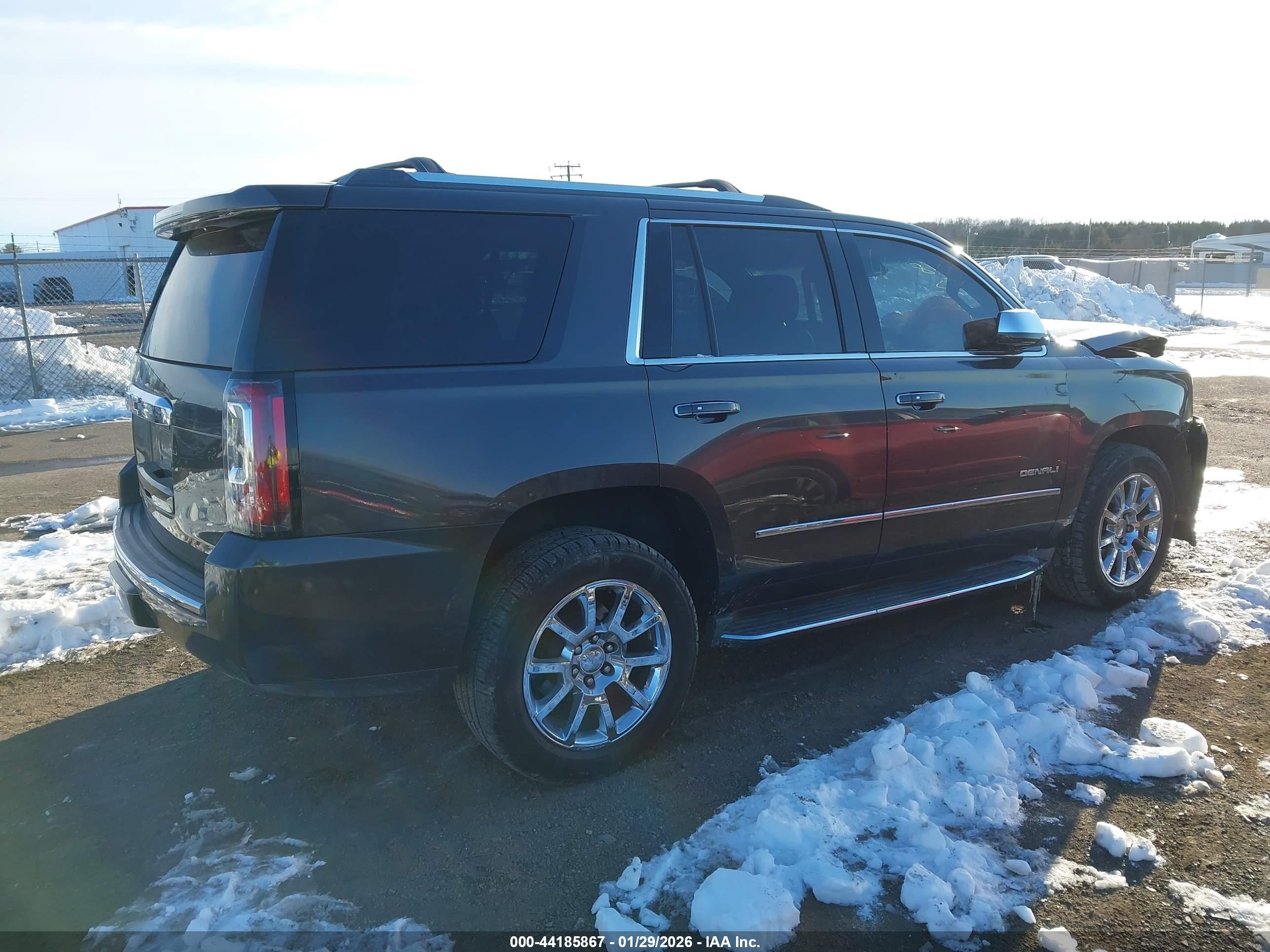 GMC YUKON image 4