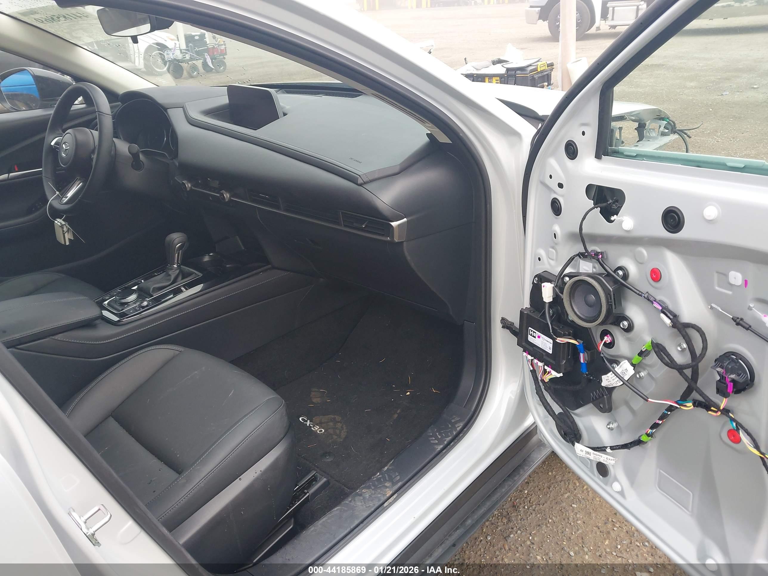 MAZDA CX-30 image 5