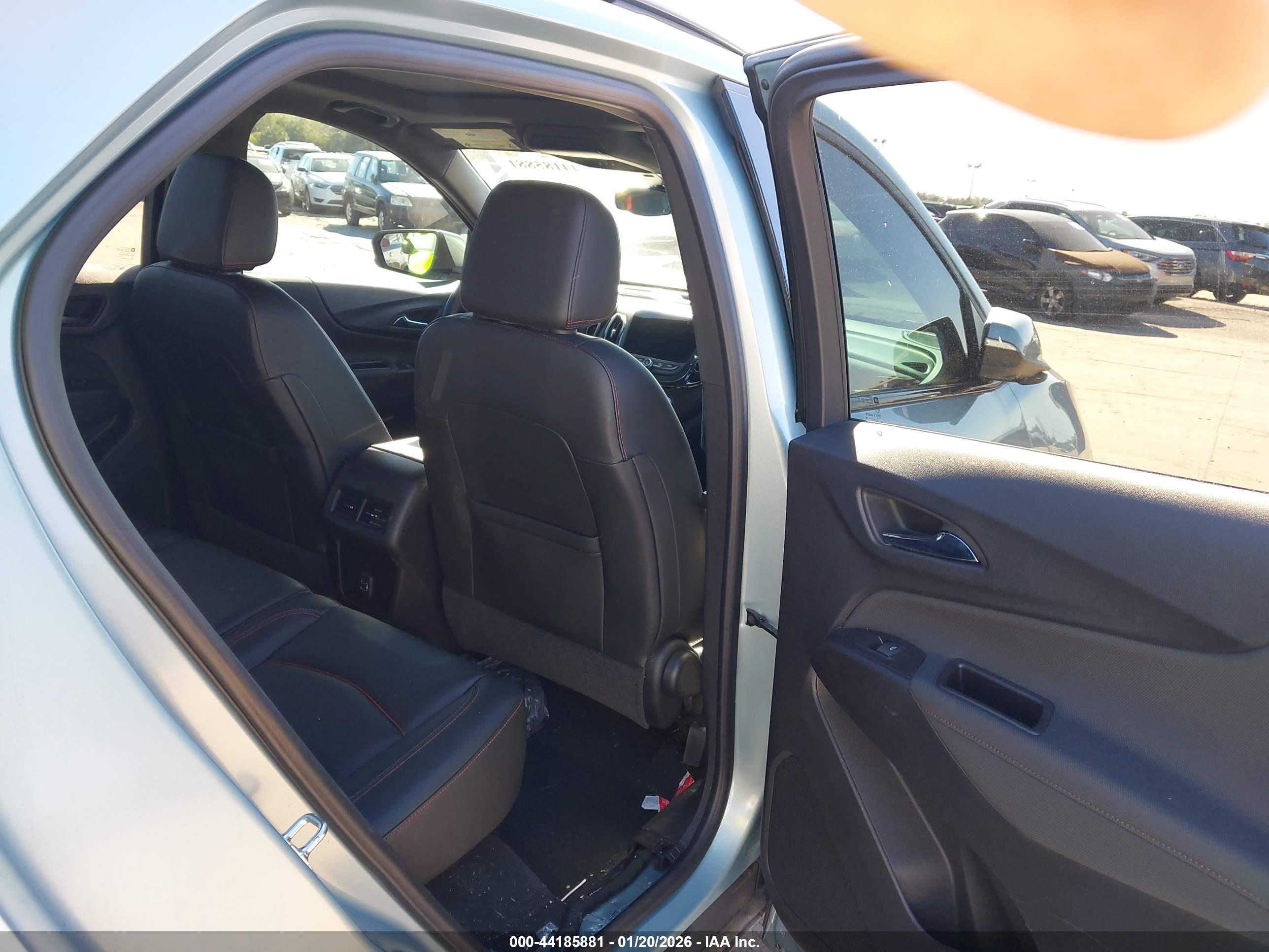 CHEVROLET EQUINOX image 8
