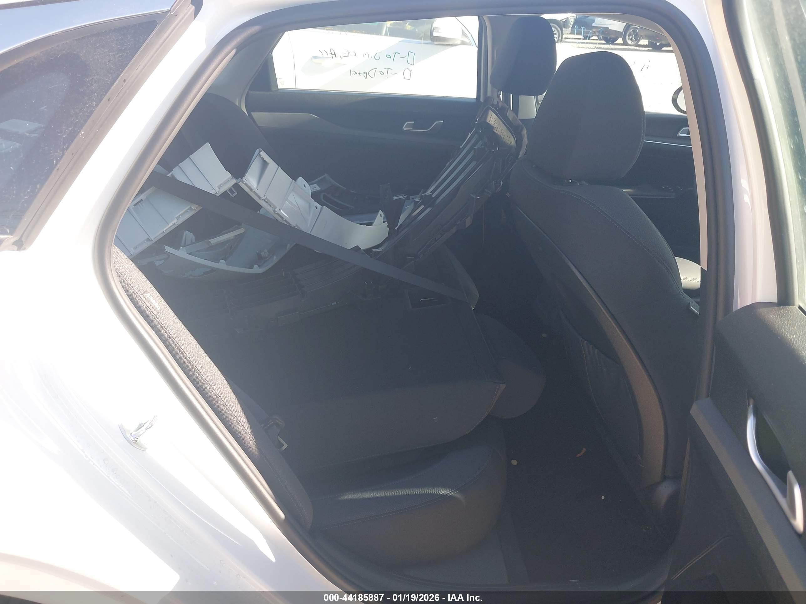 KIA K5 image 8