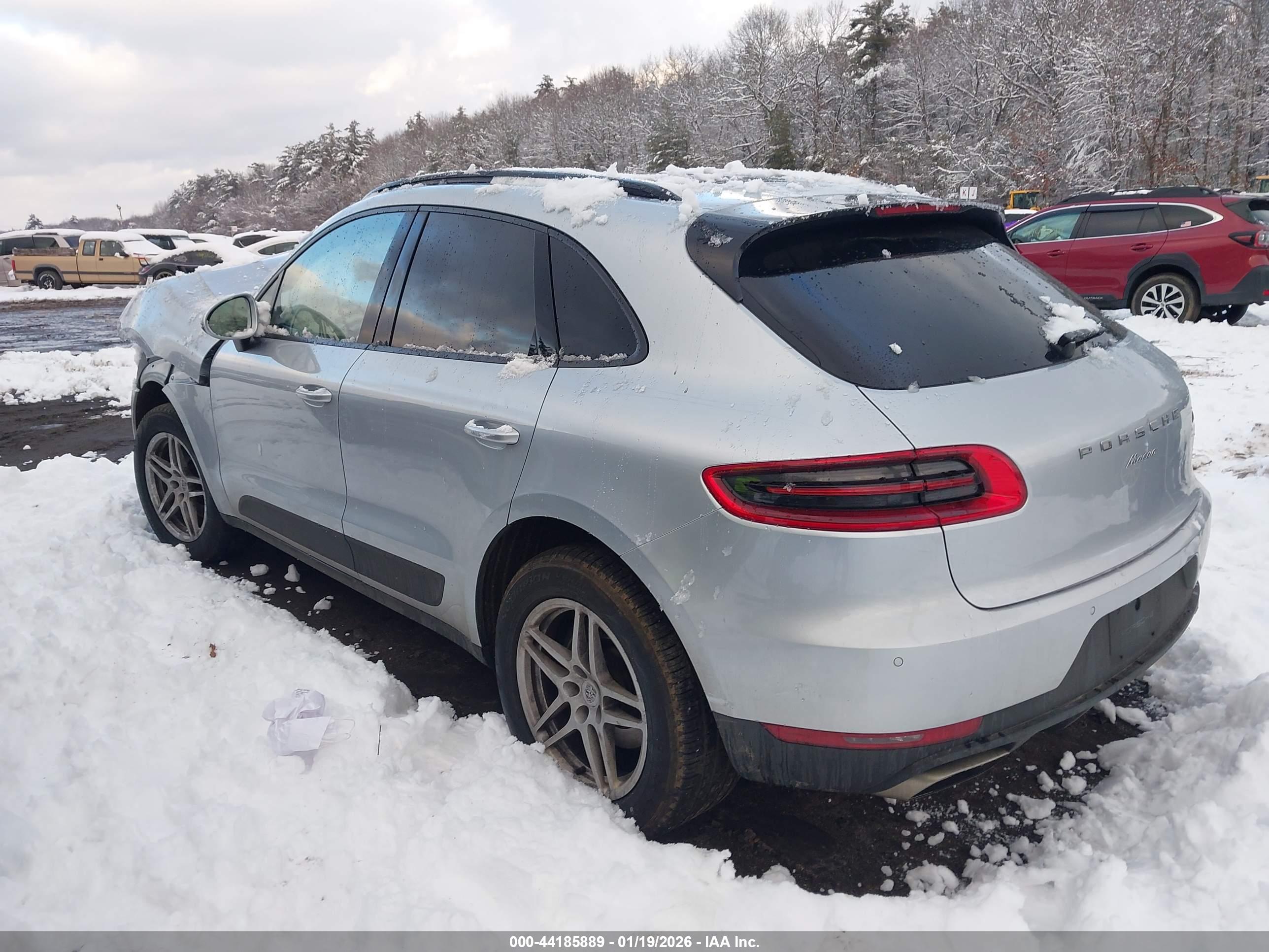 PORSCHE MACAN image 3