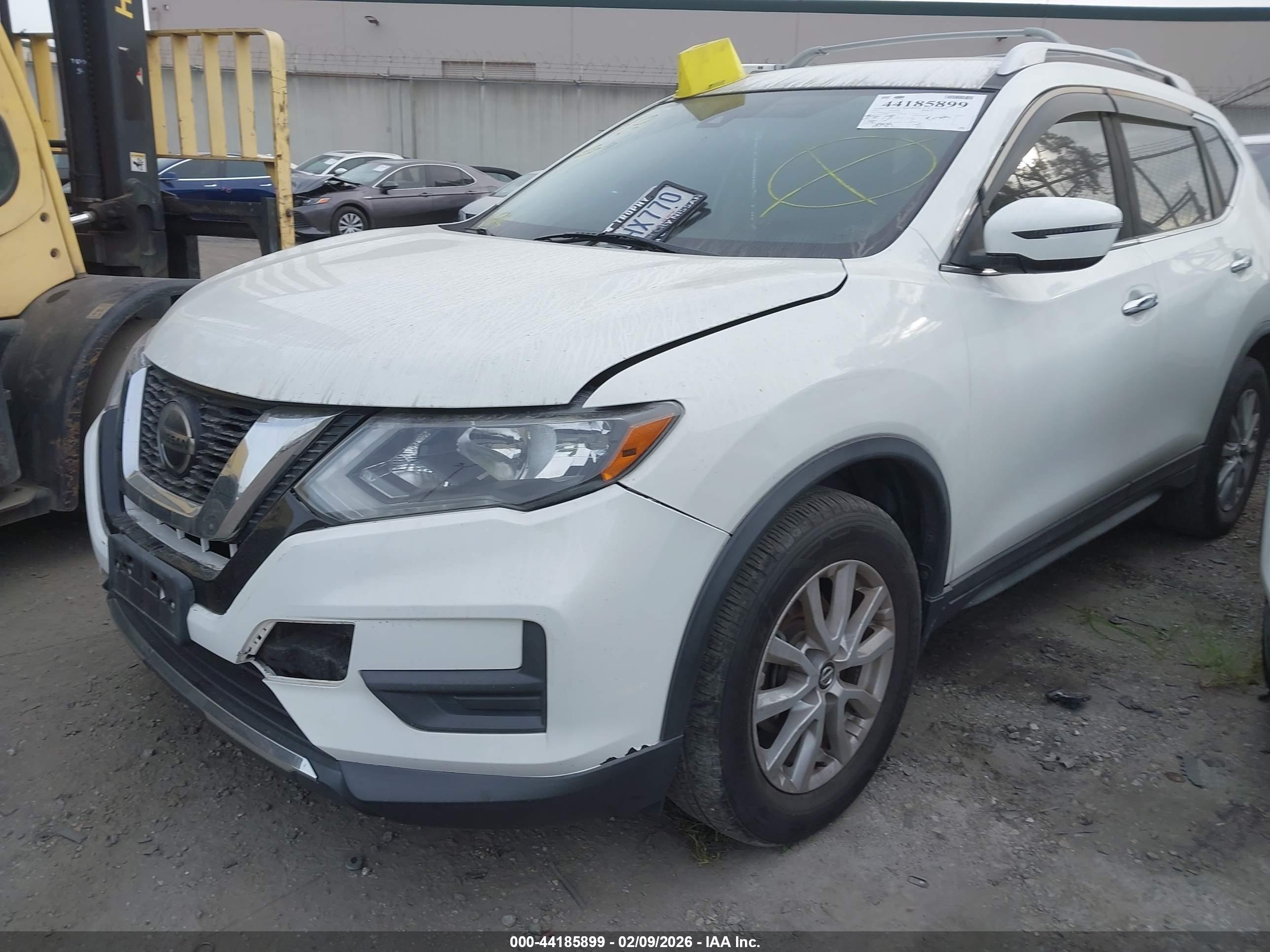 NISSAN ROGUE image 2