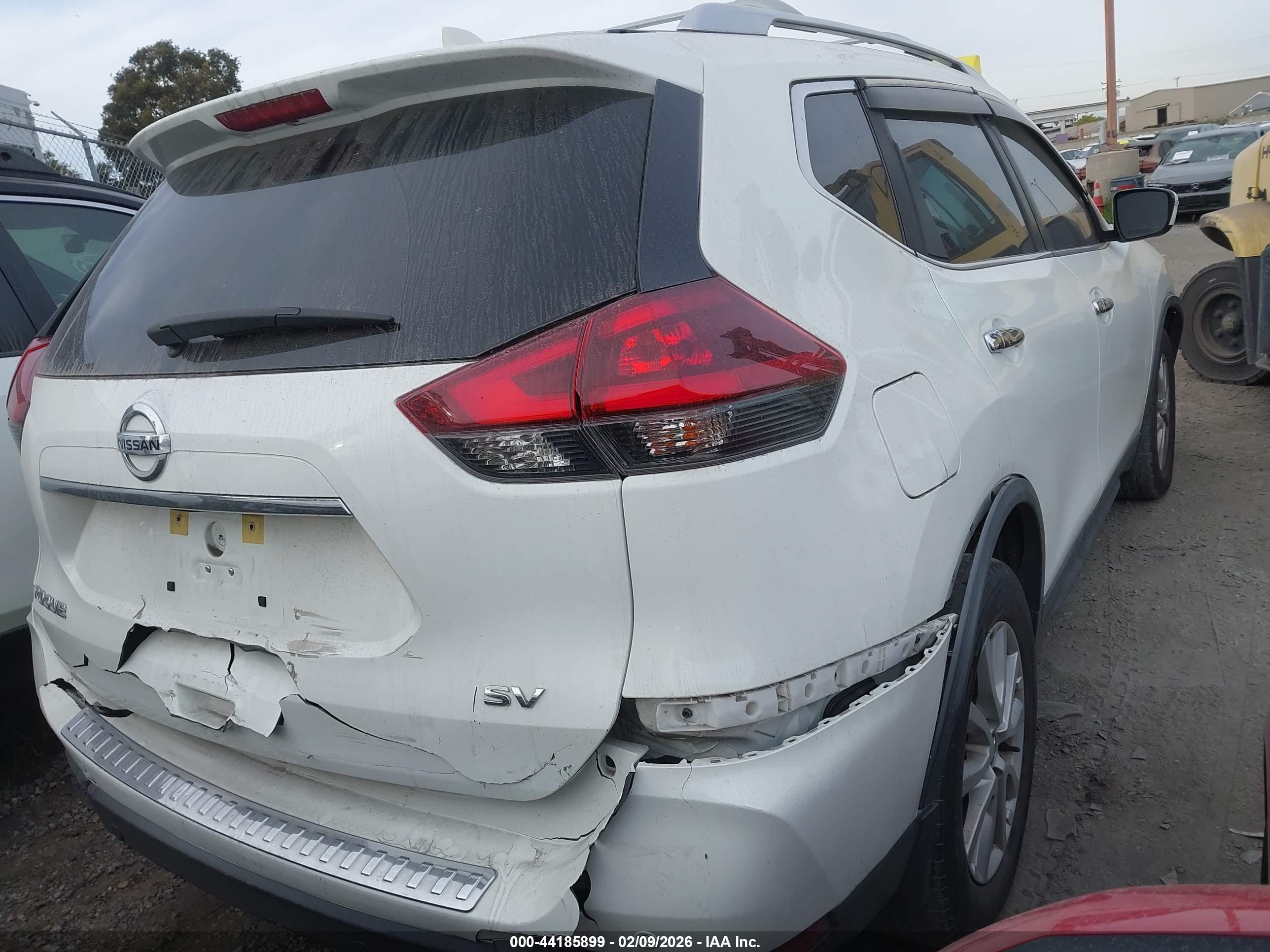 NISSAN ROGUE image 4