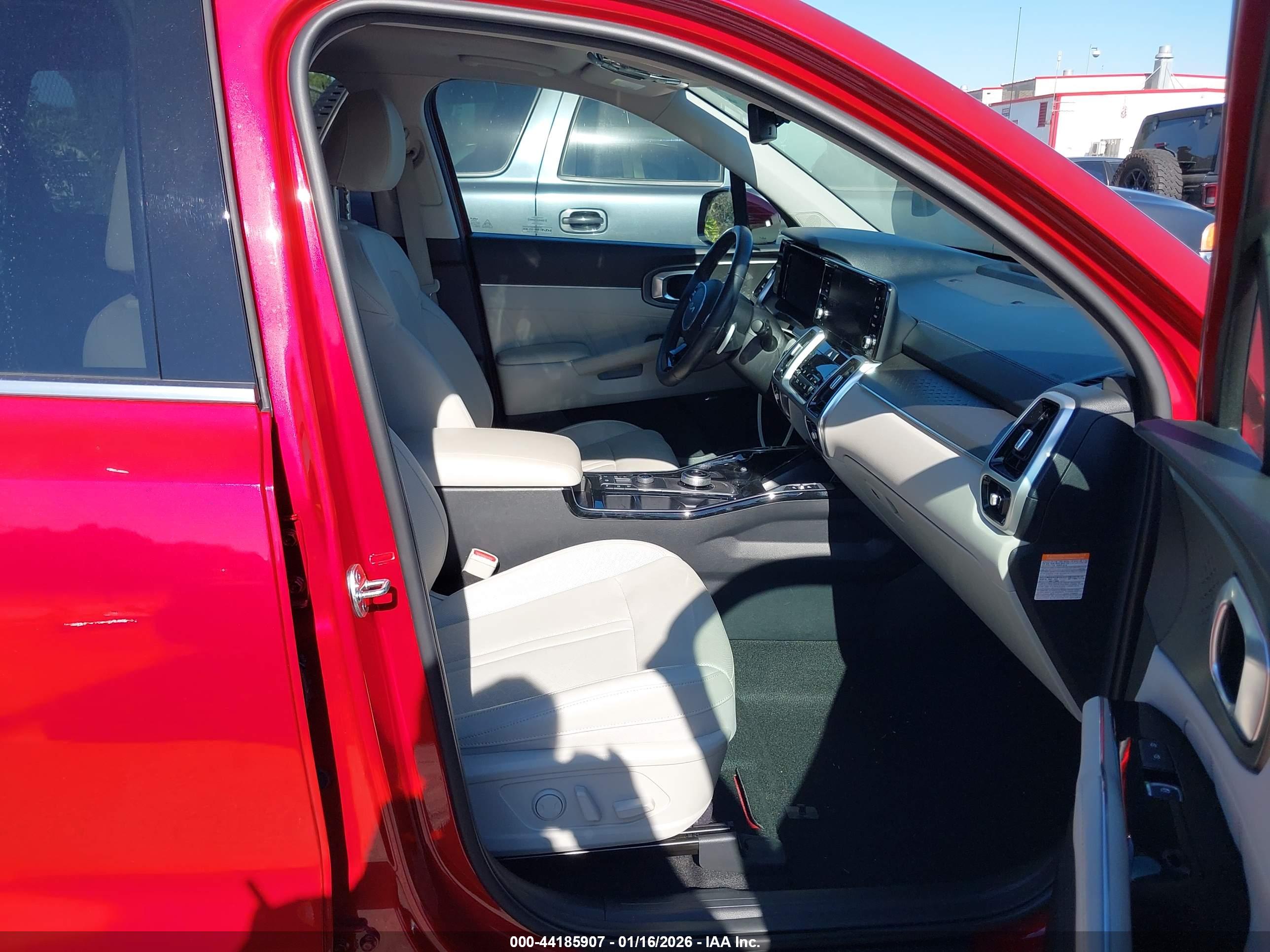 KIA SORENTO image 5