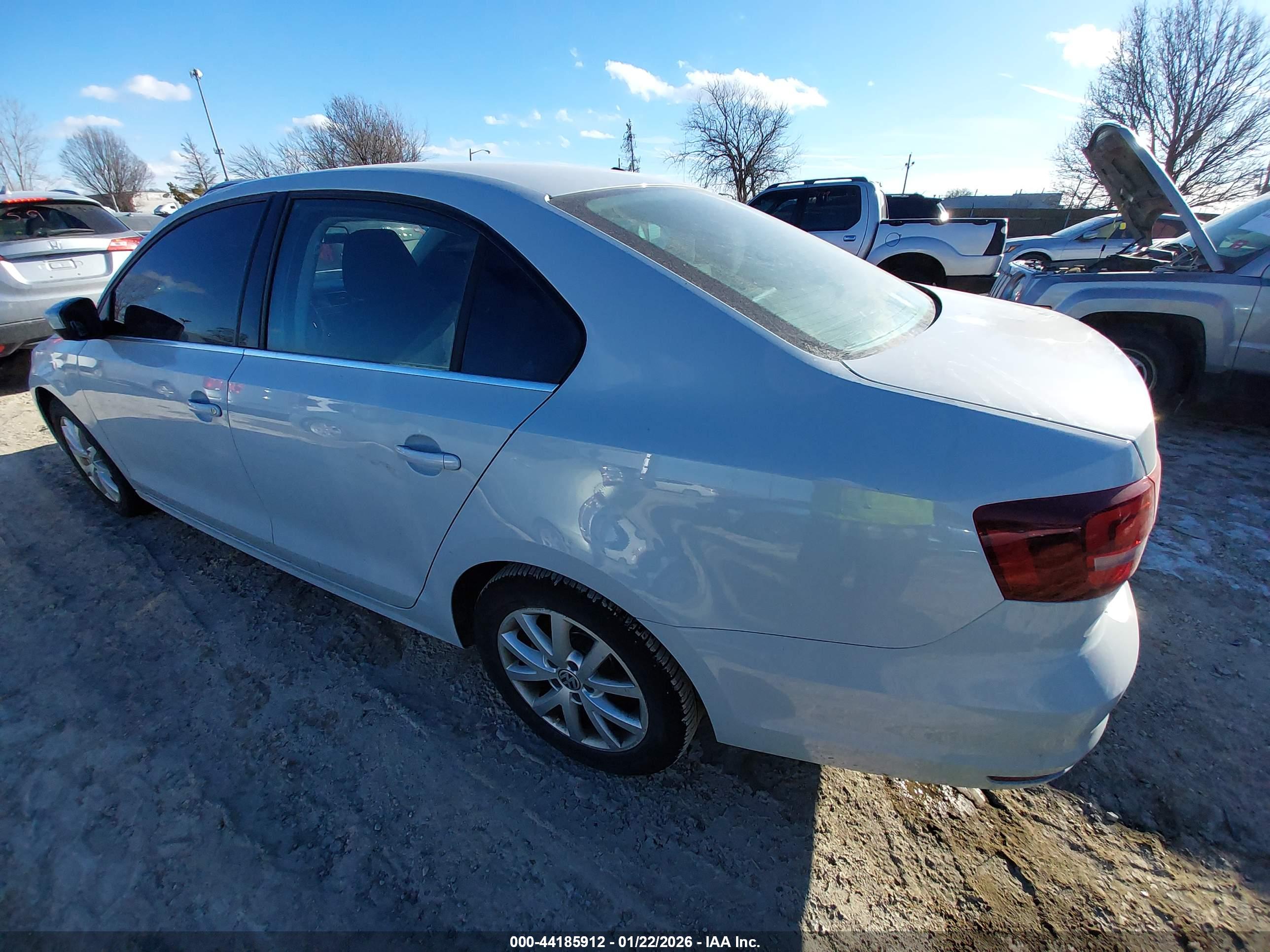 VOLKSWAGEN JETTA image 3