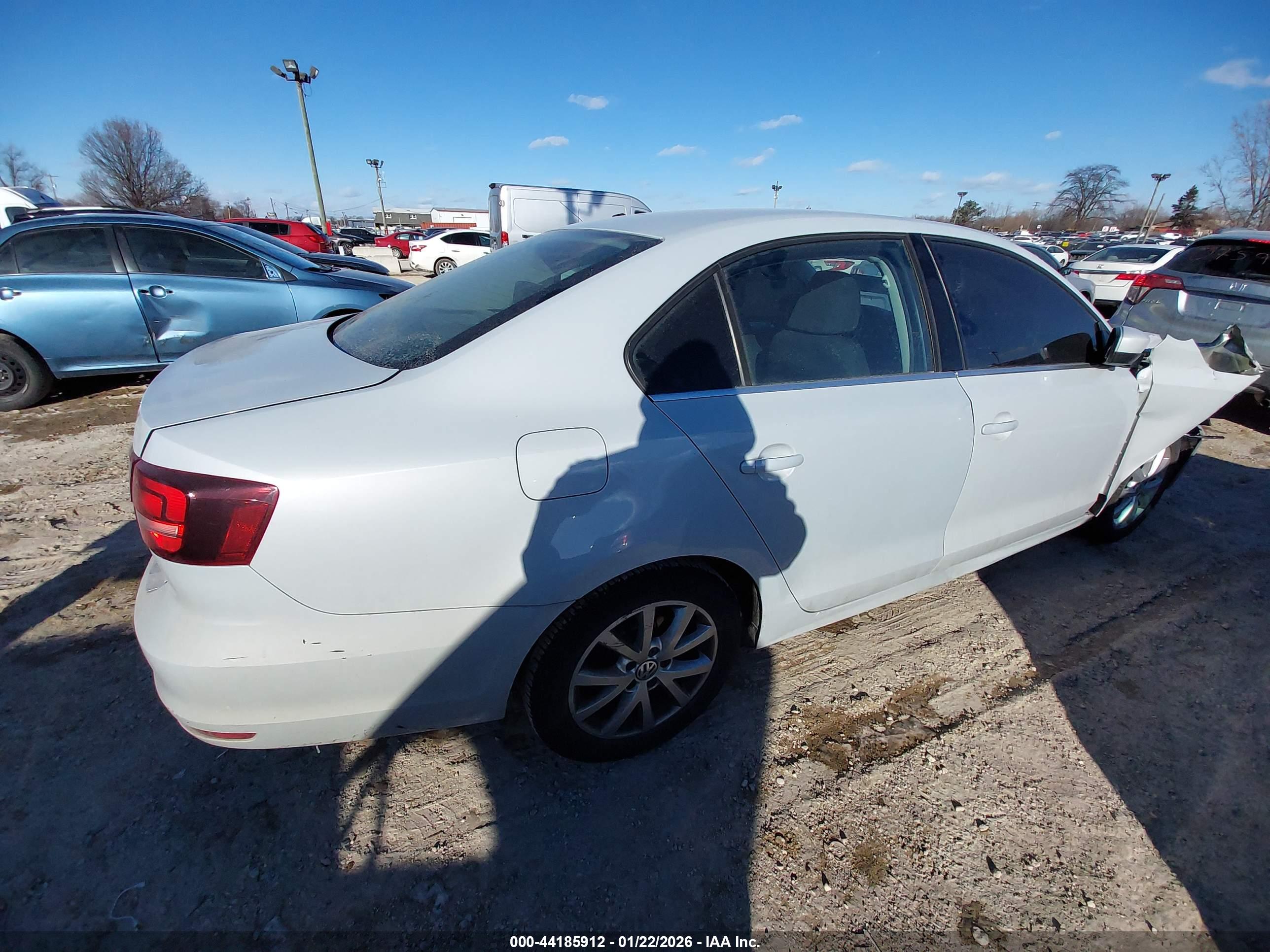 VOLKSWAGEN JETTA image 4