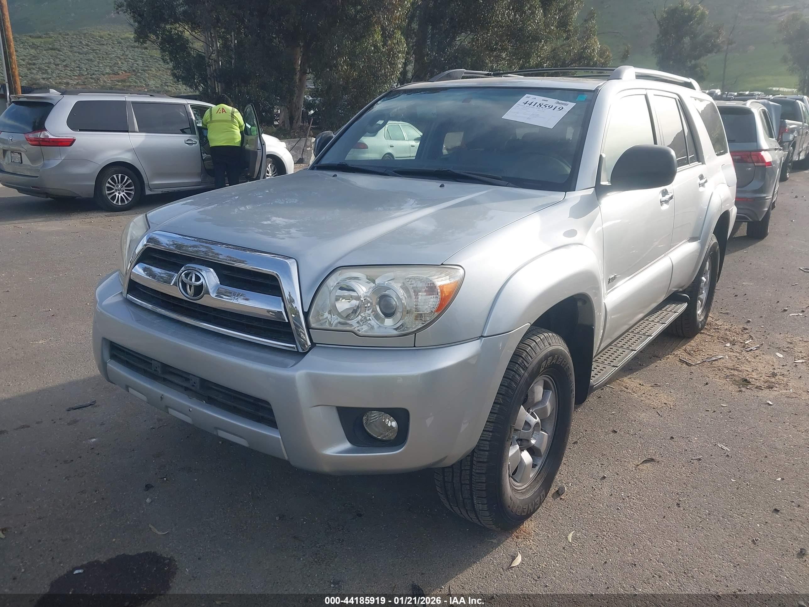 TOYOTA 4RUNNER image 2