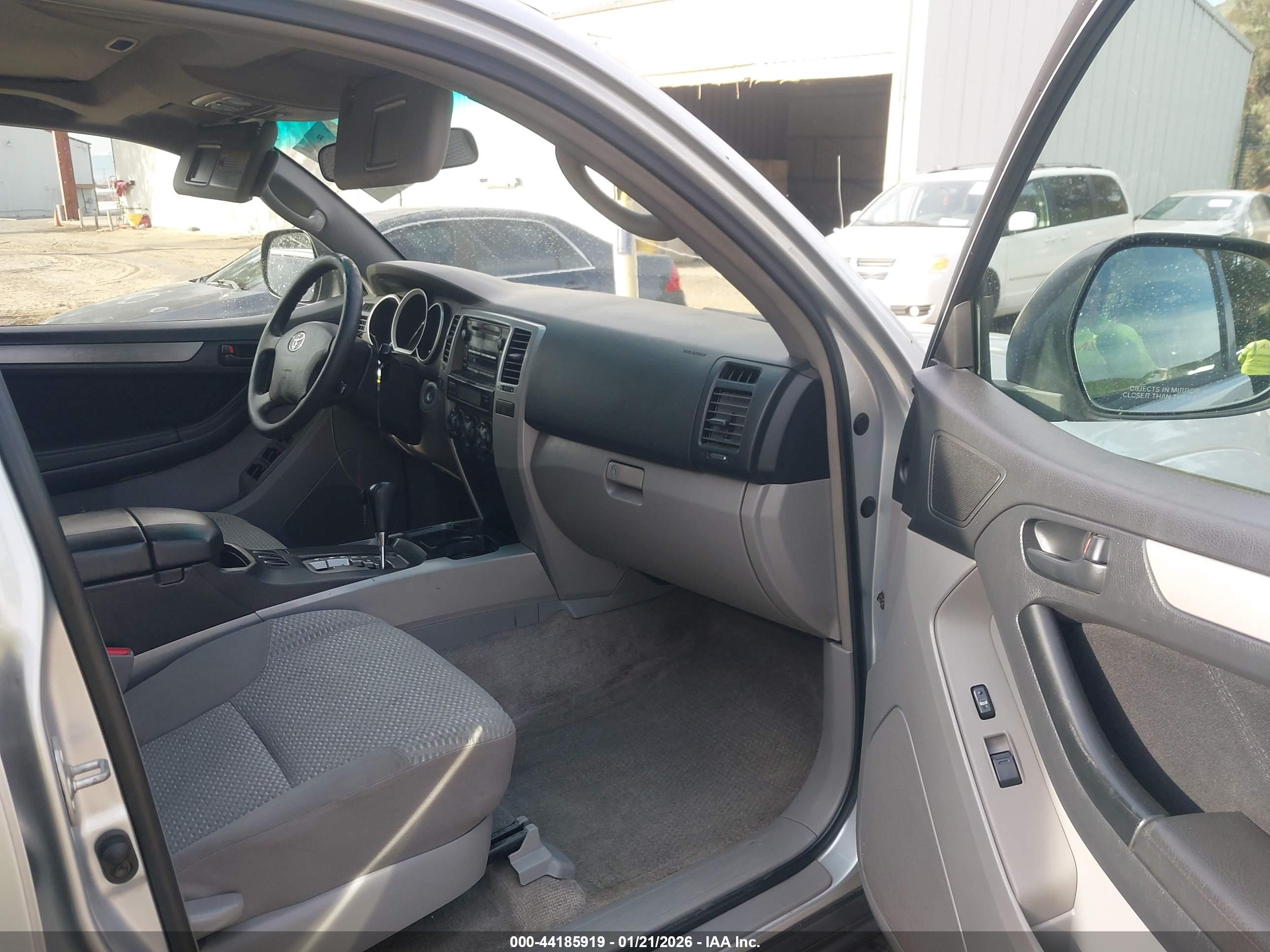 TOYOTA 4RUNNER image 5