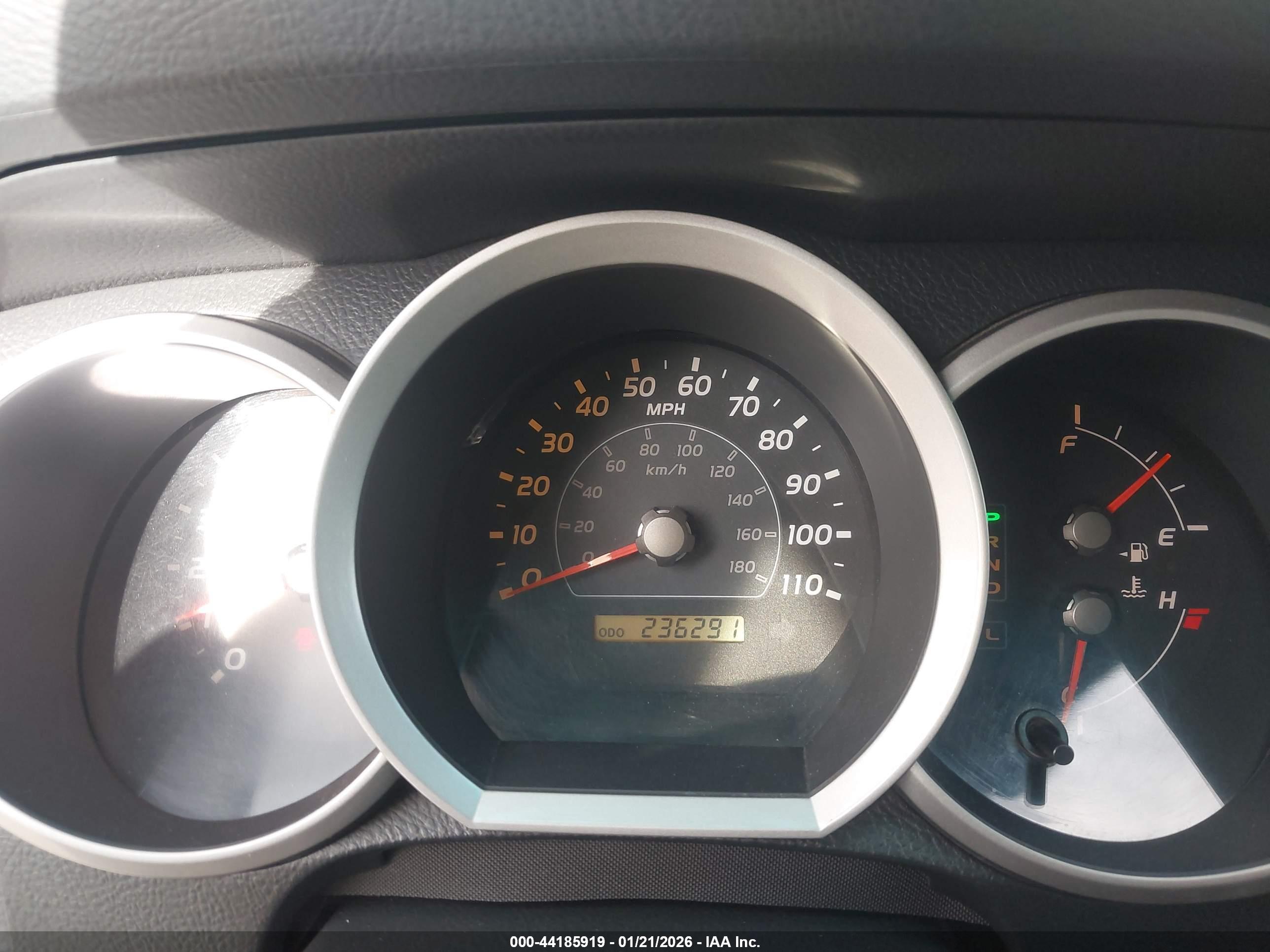 TOYOTA 4RUNNER image 7