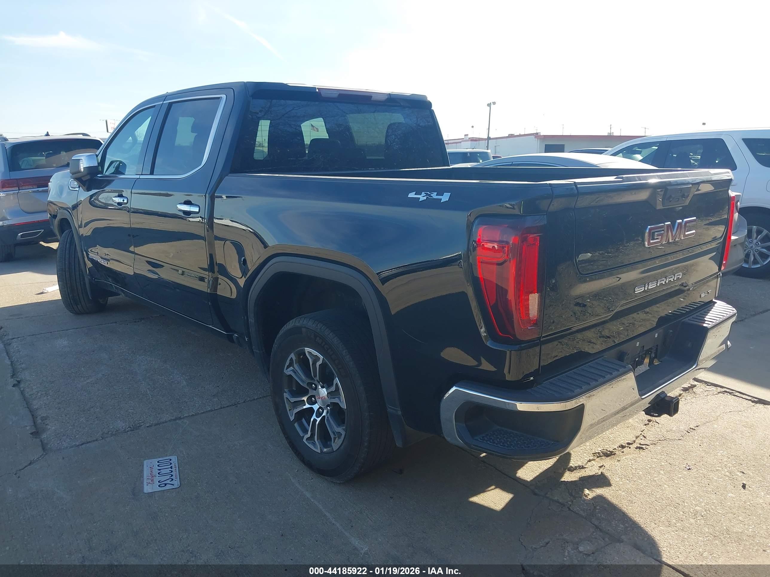 GMC SIERRA image 3