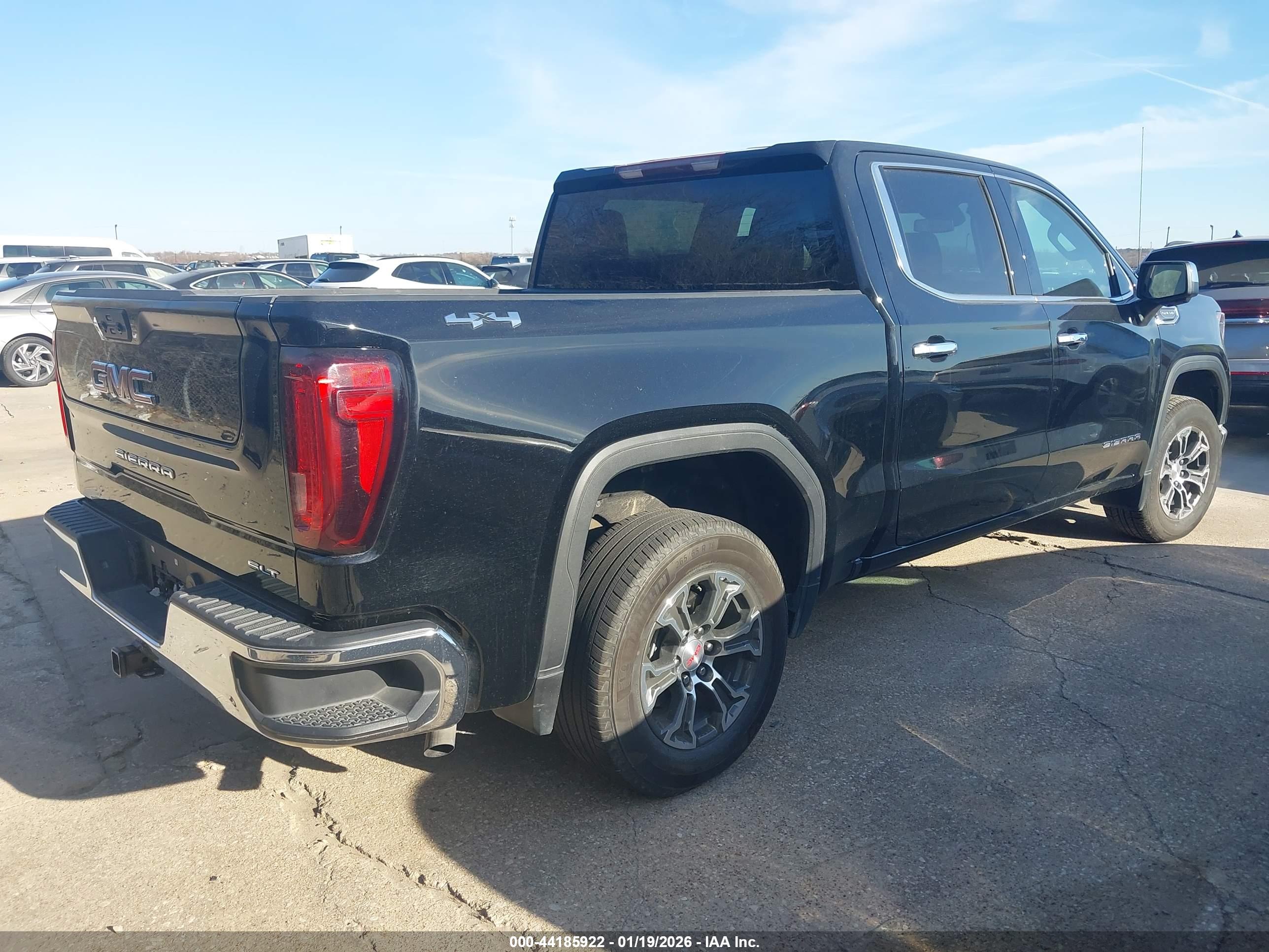 GMC SIERRA image 4