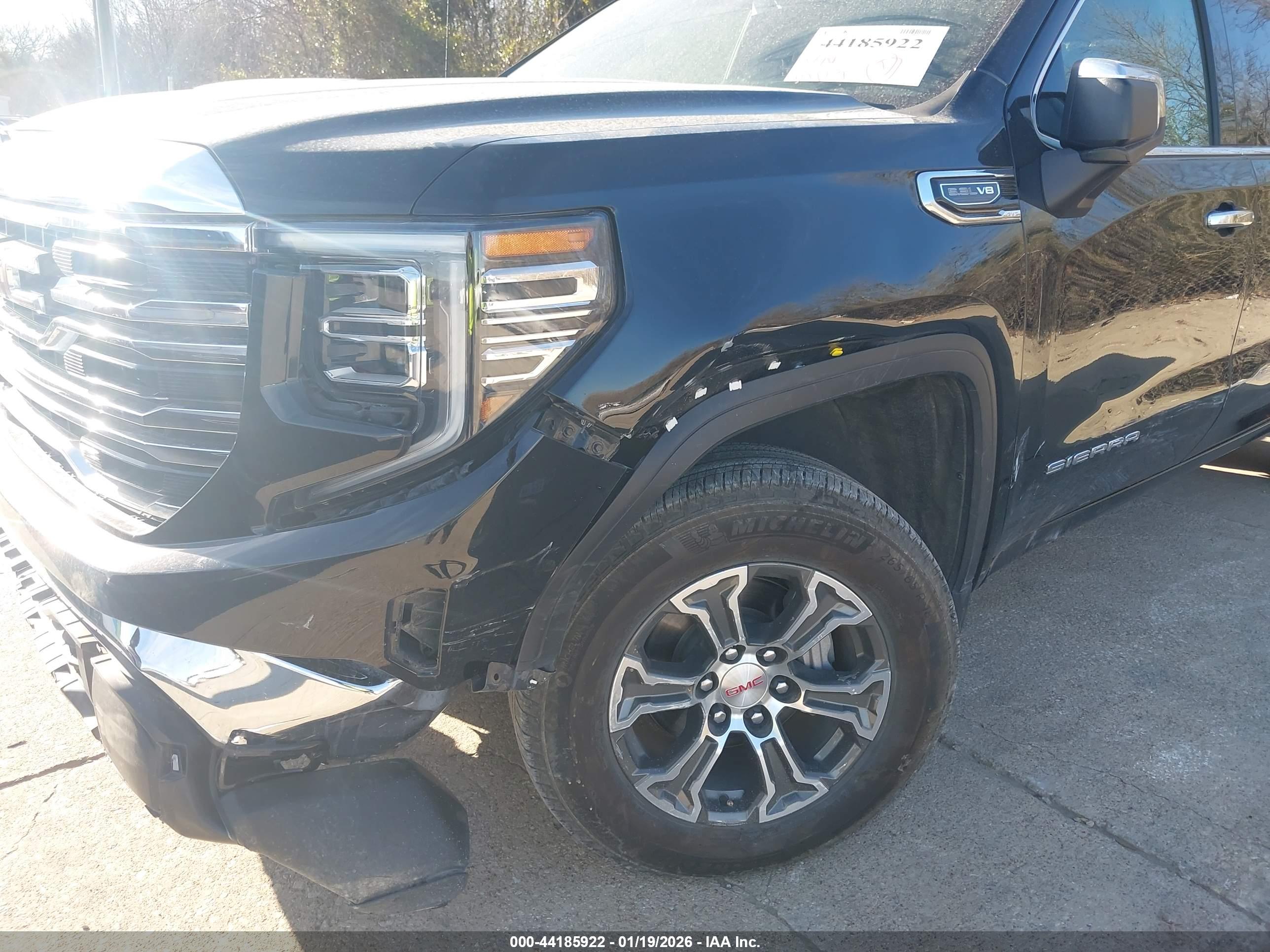 GMC SIERRA image 6