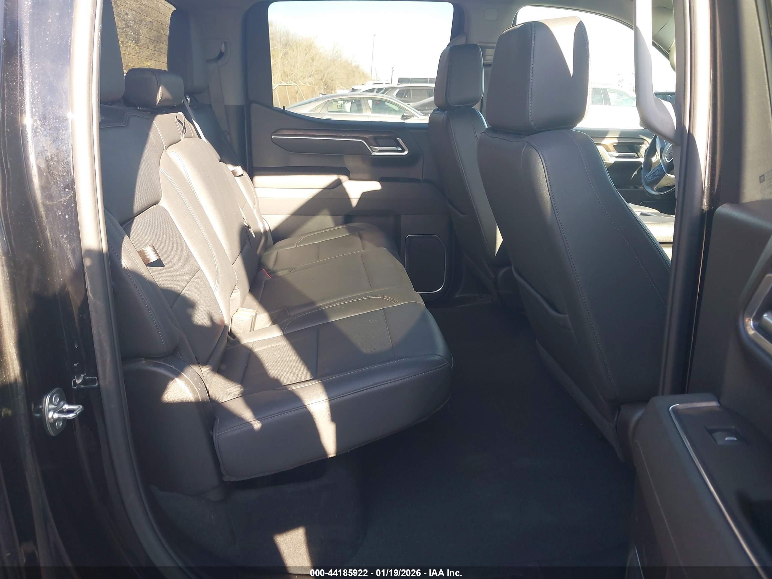 GMC SIERRA image 8