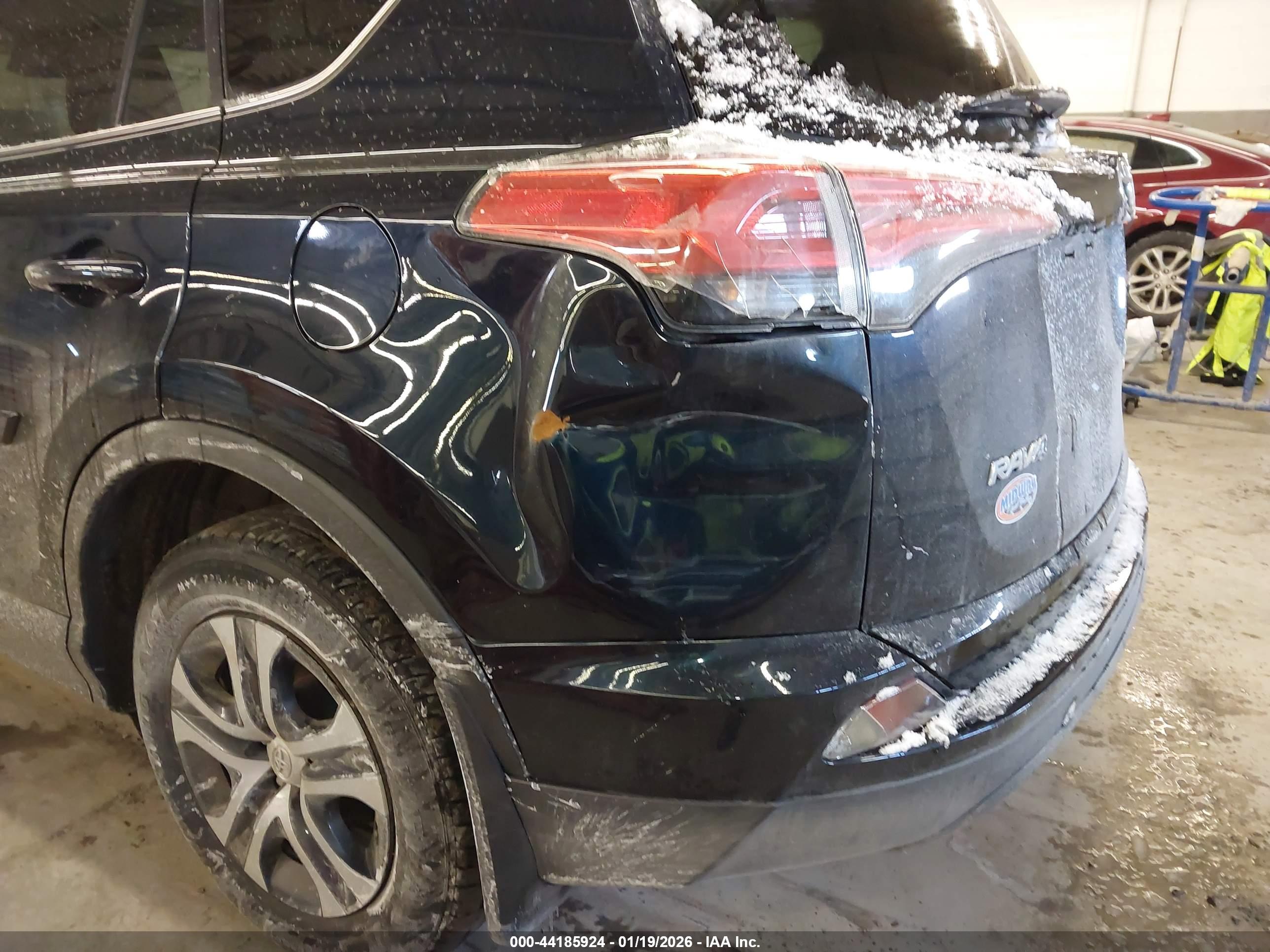 TOYOTA RAV4 image 6