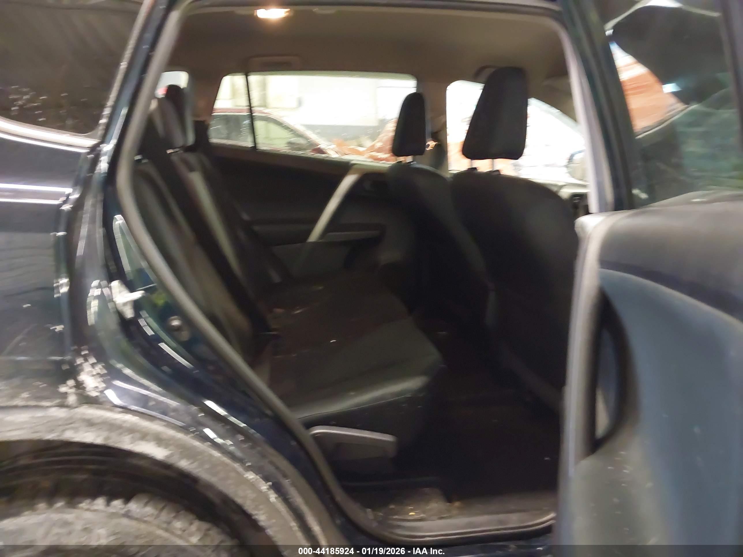 TOYOTA RAV4 image 8