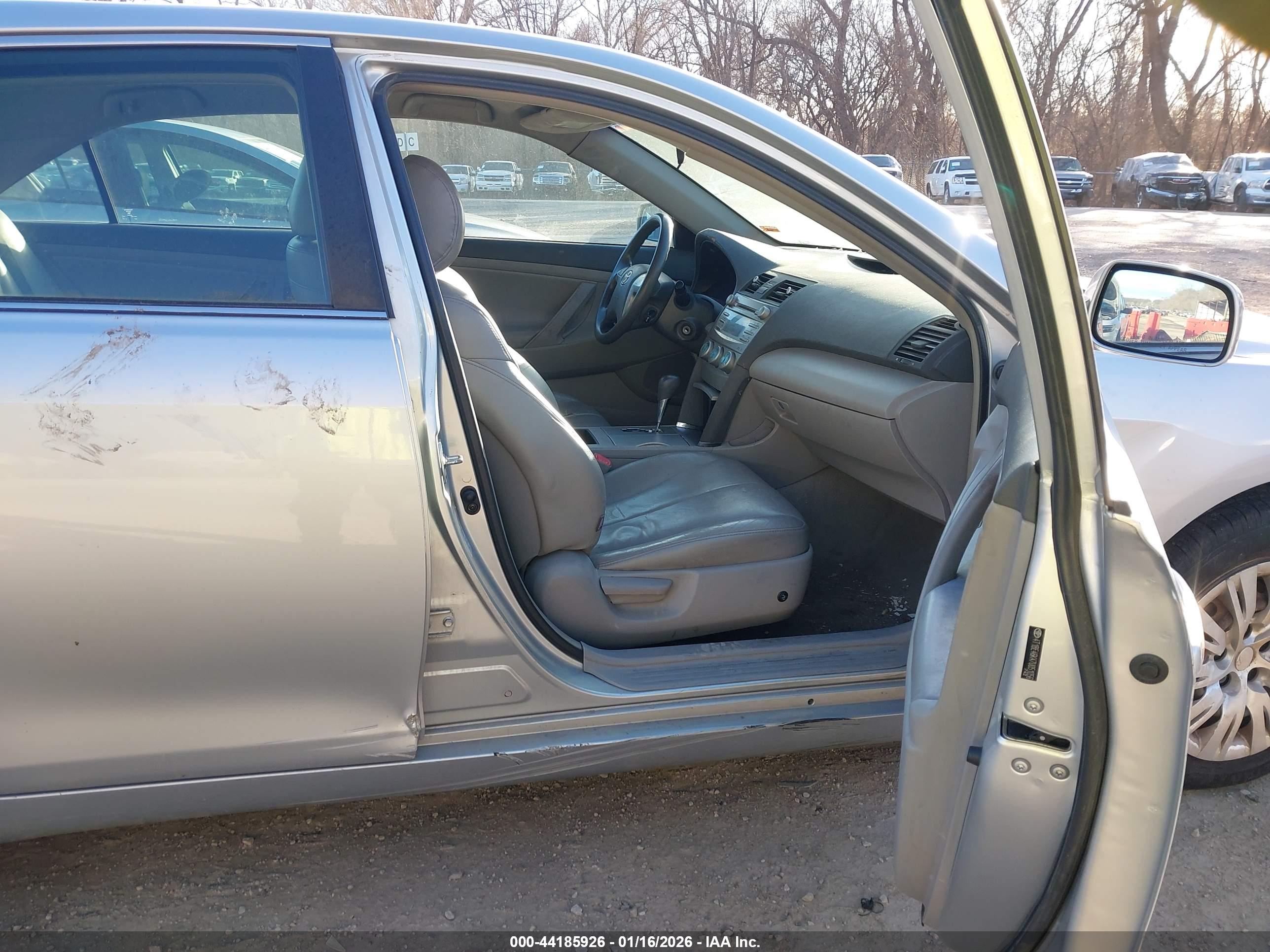 TOYOTA CAMRY image 5