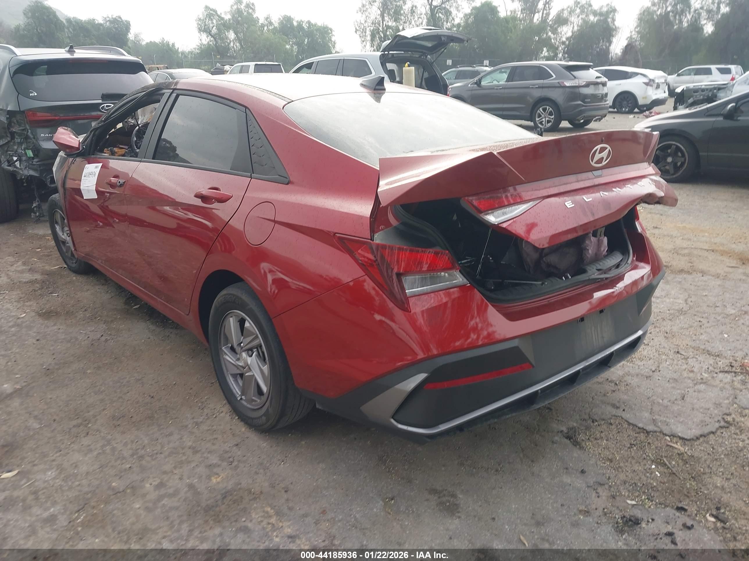 HYUNDAI ELANTRA image 3