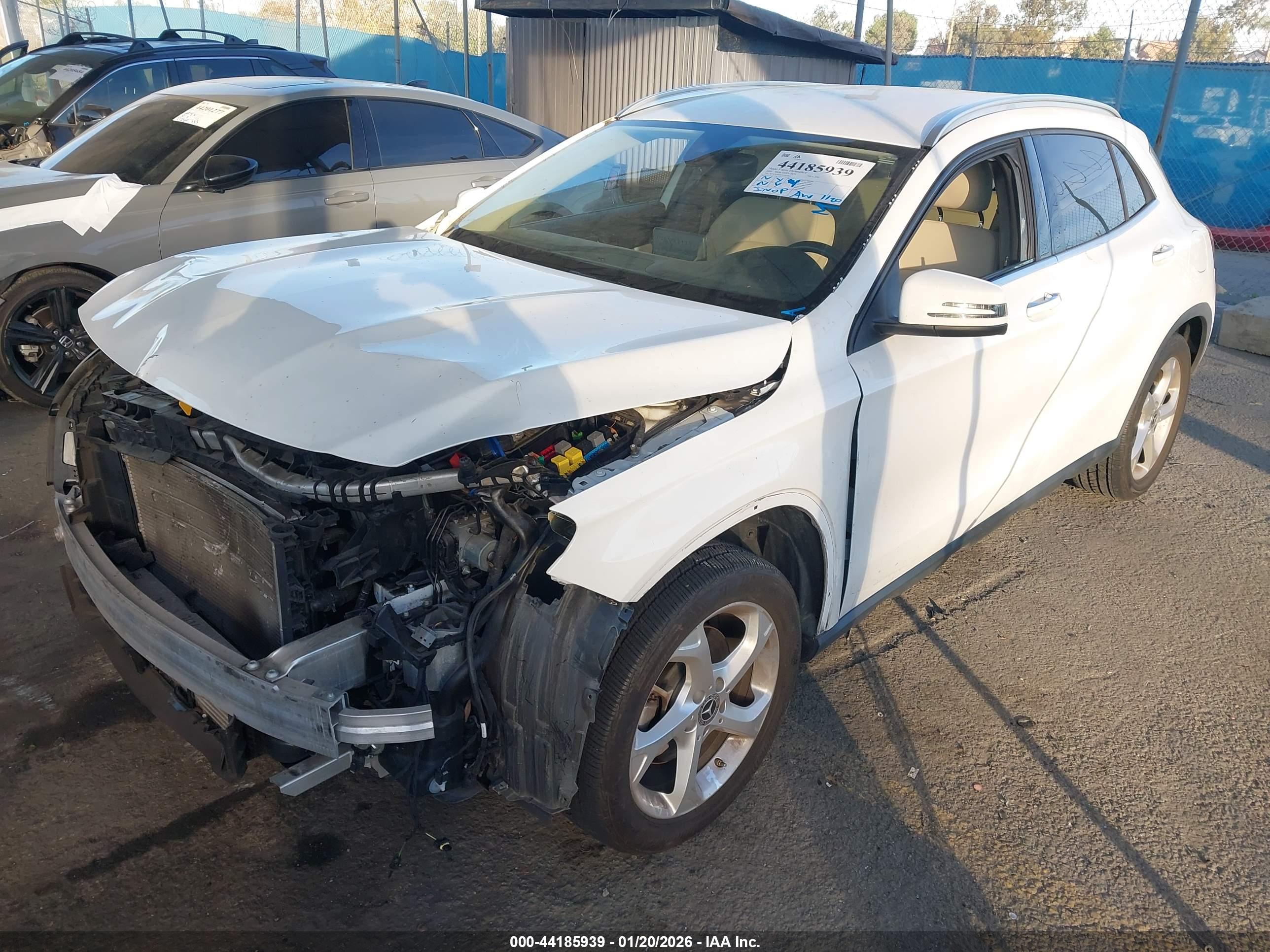 MERCEDES-BENZ GLA image 2
