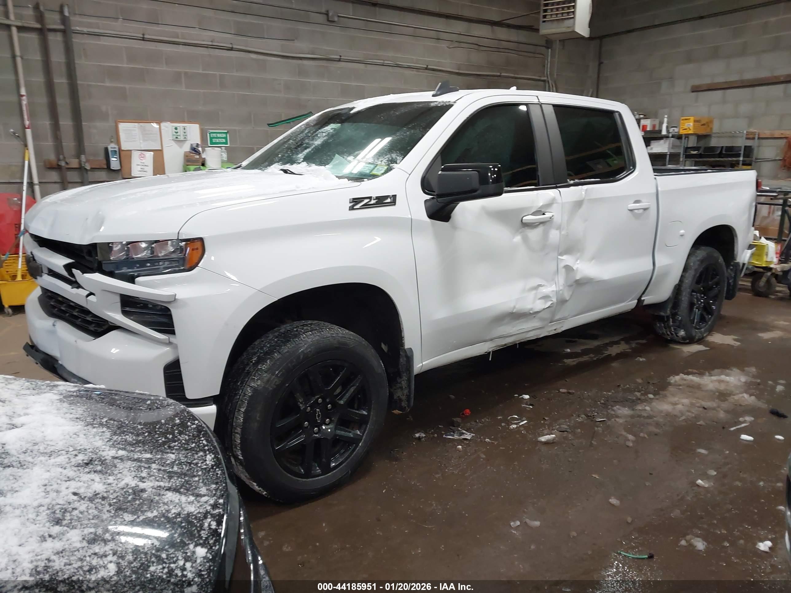 CHEVROLET SILVERADO image 2