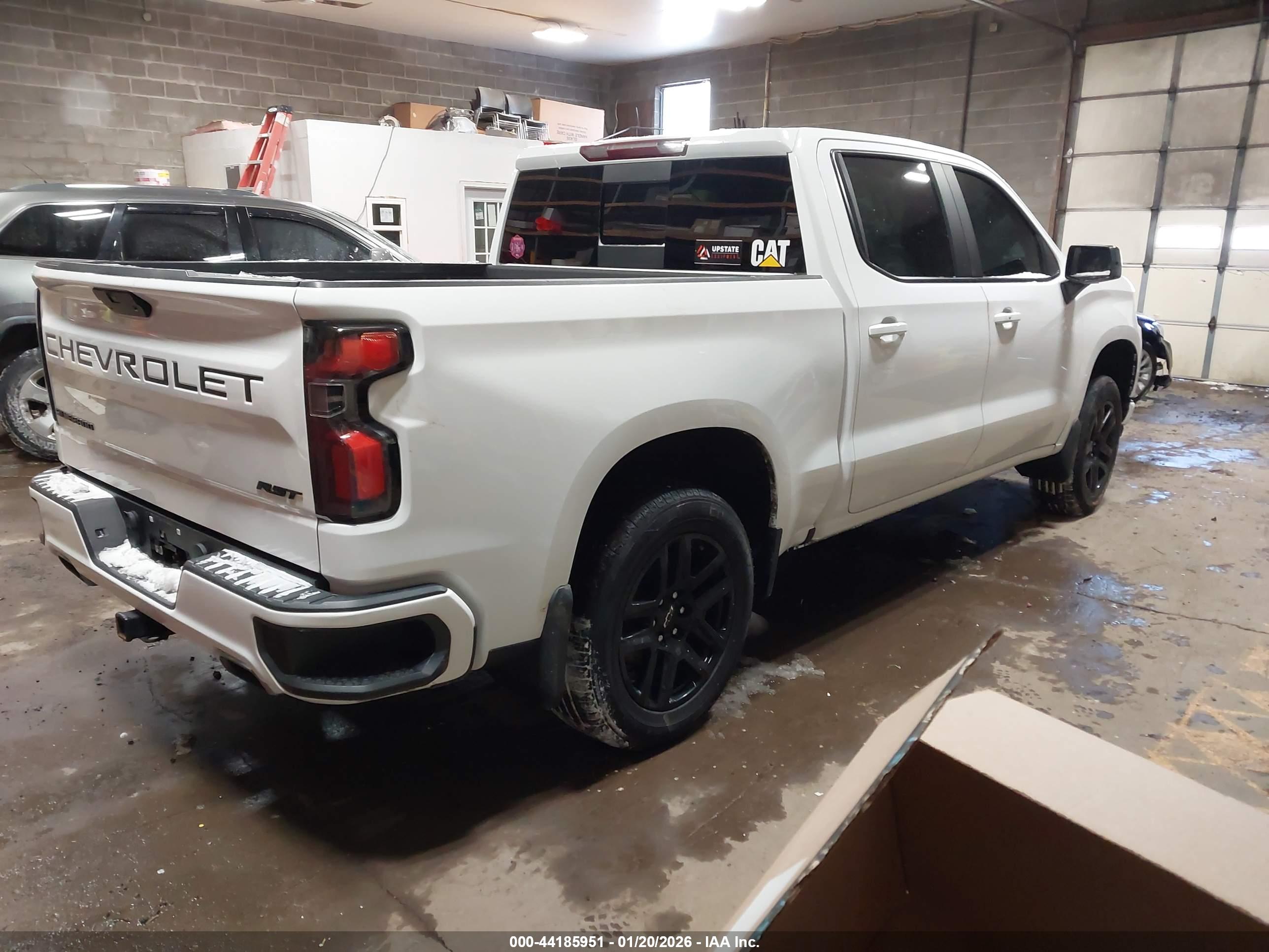 CHEVROLET SILVERADO image 4