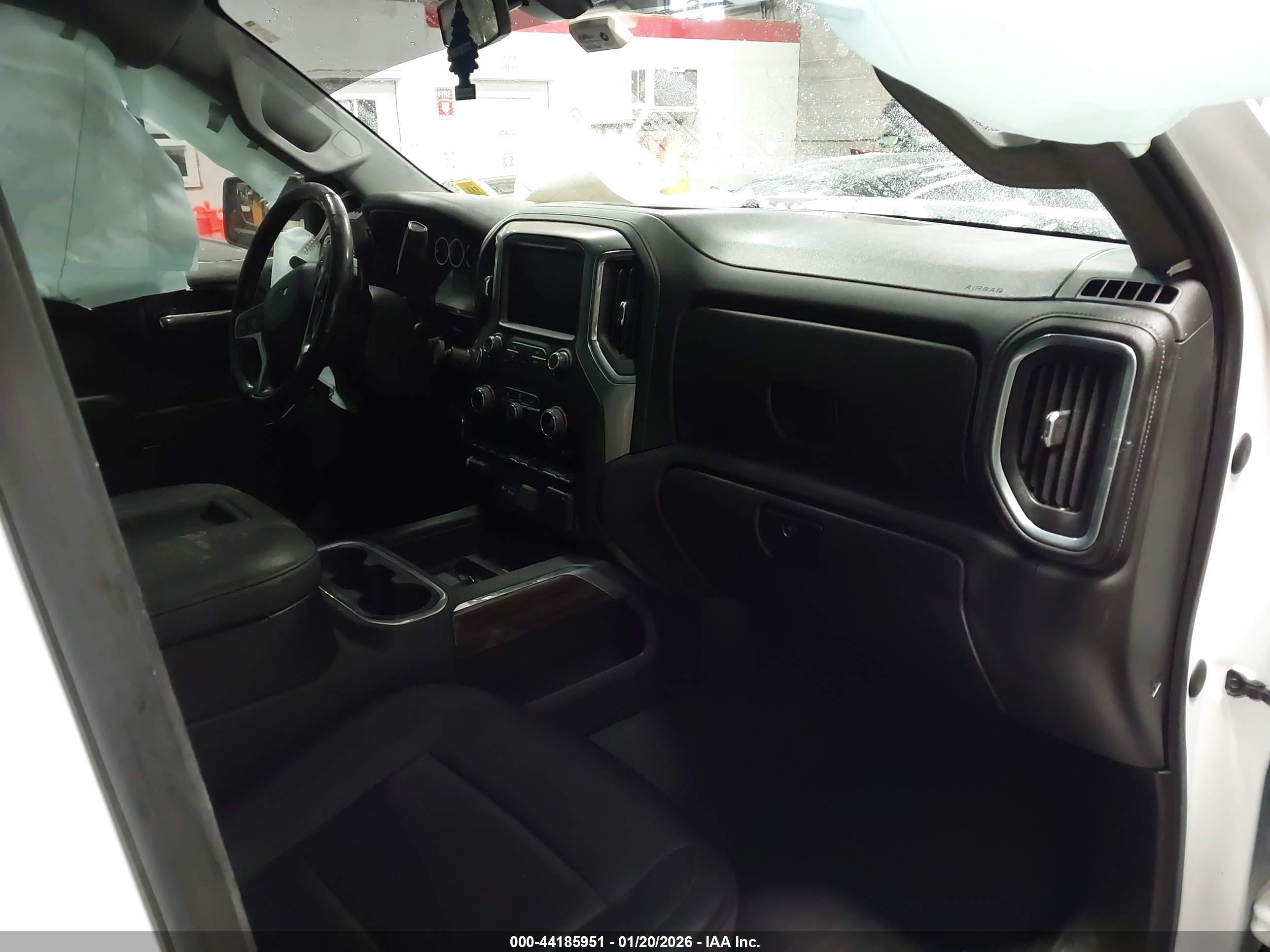 CHEVROLET SILVERADO image 5