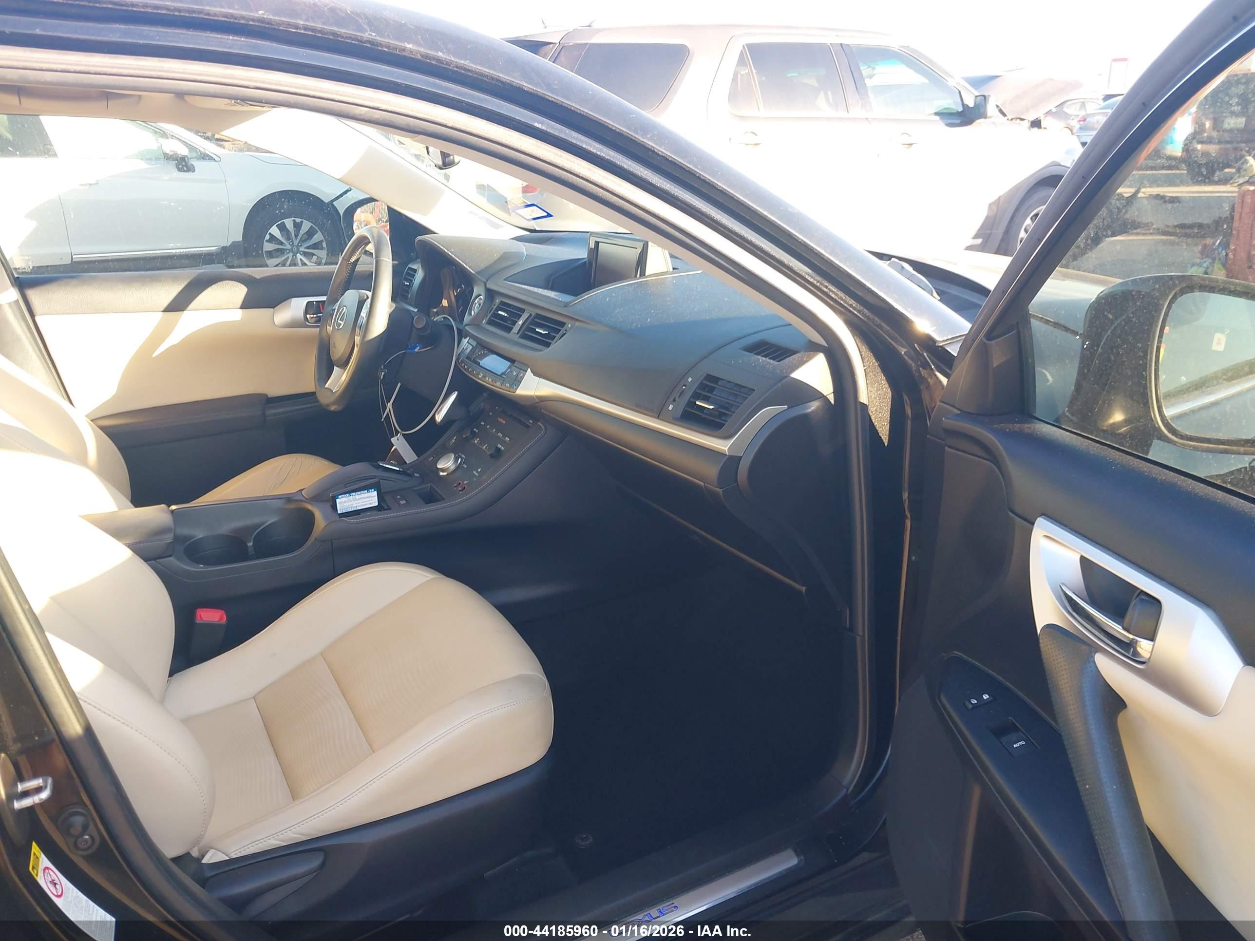LEXUS CT image 5