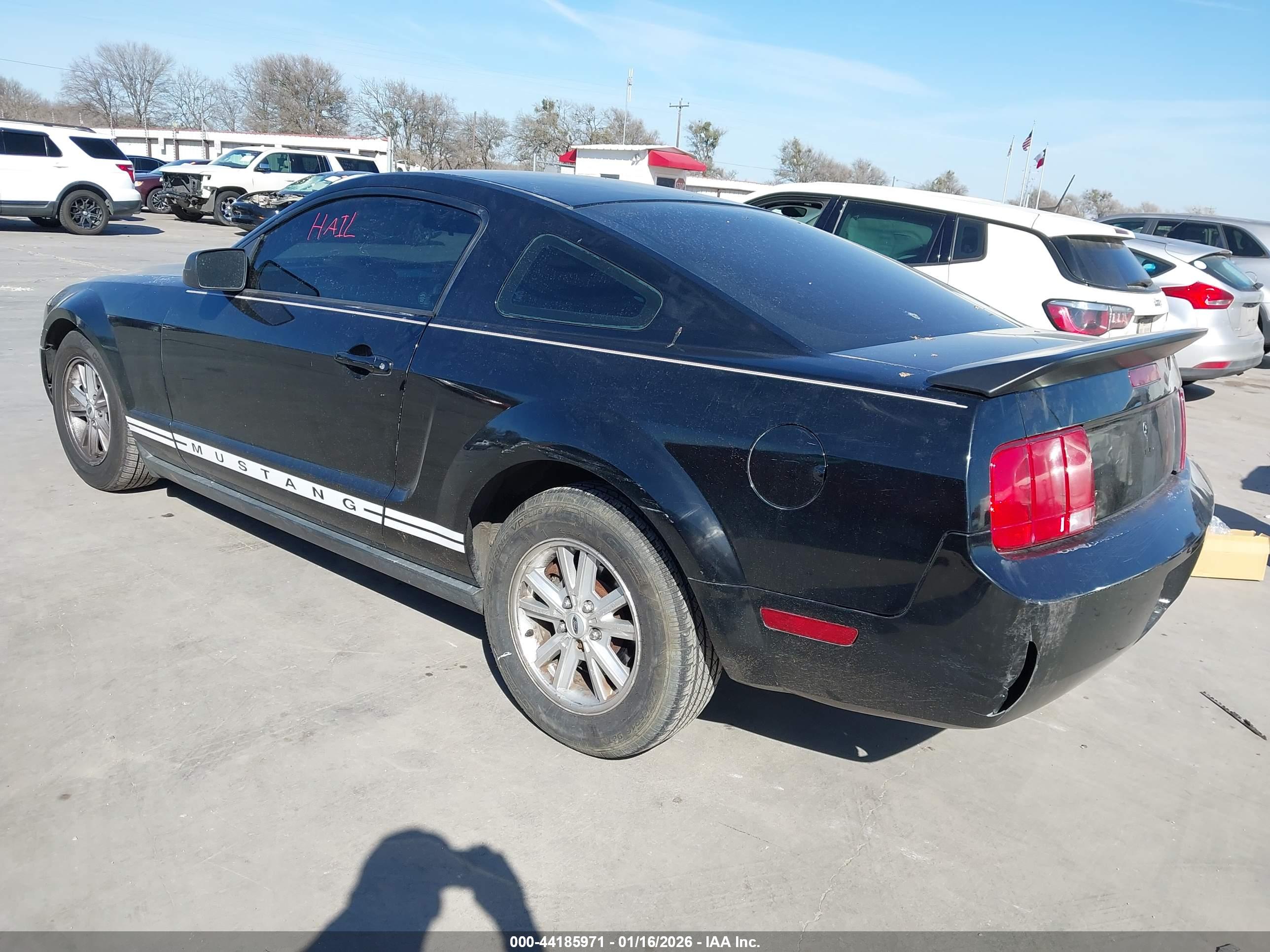 FORD MUSTANG image 3