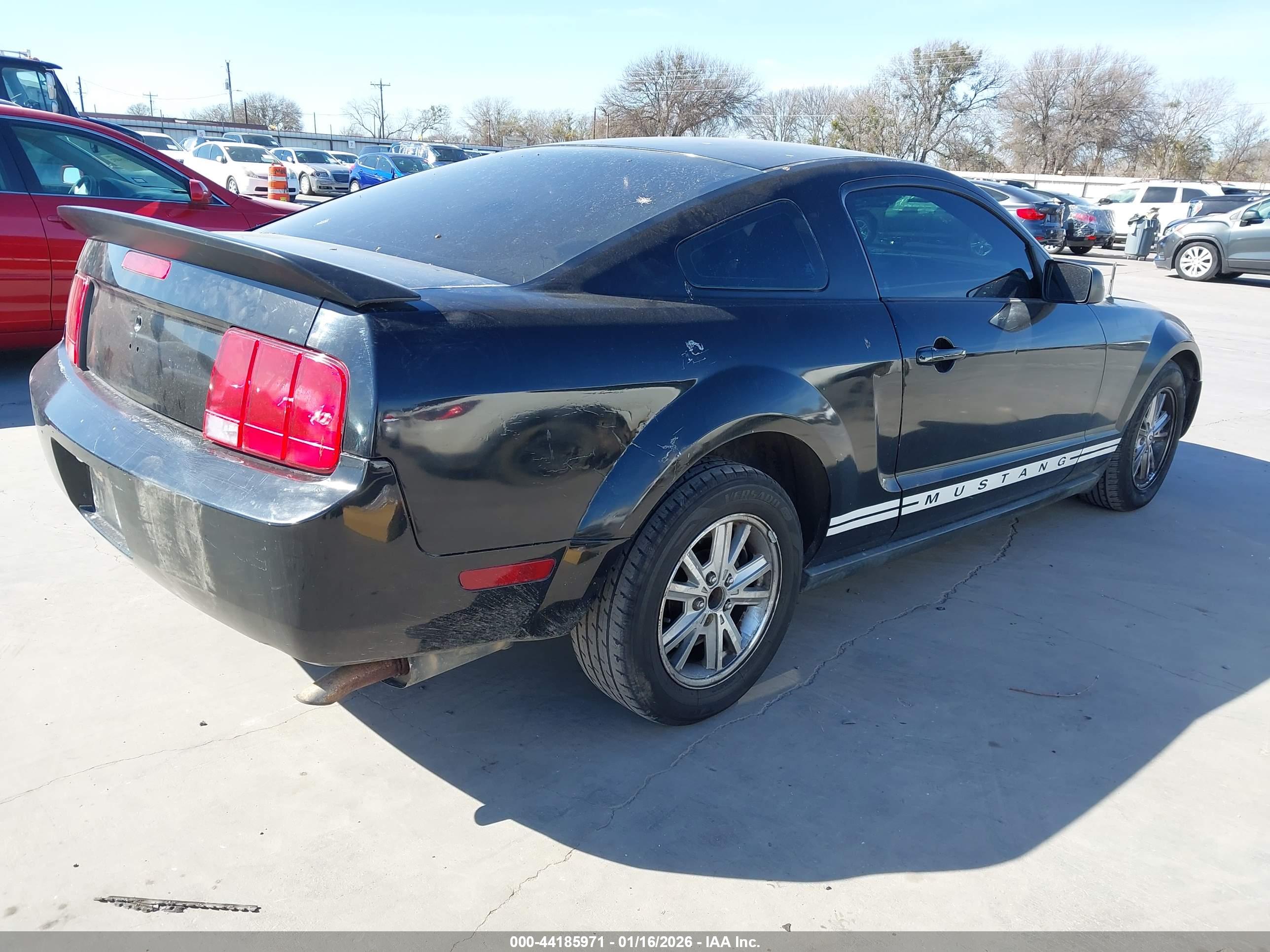 FORD MUSTANG image 4
