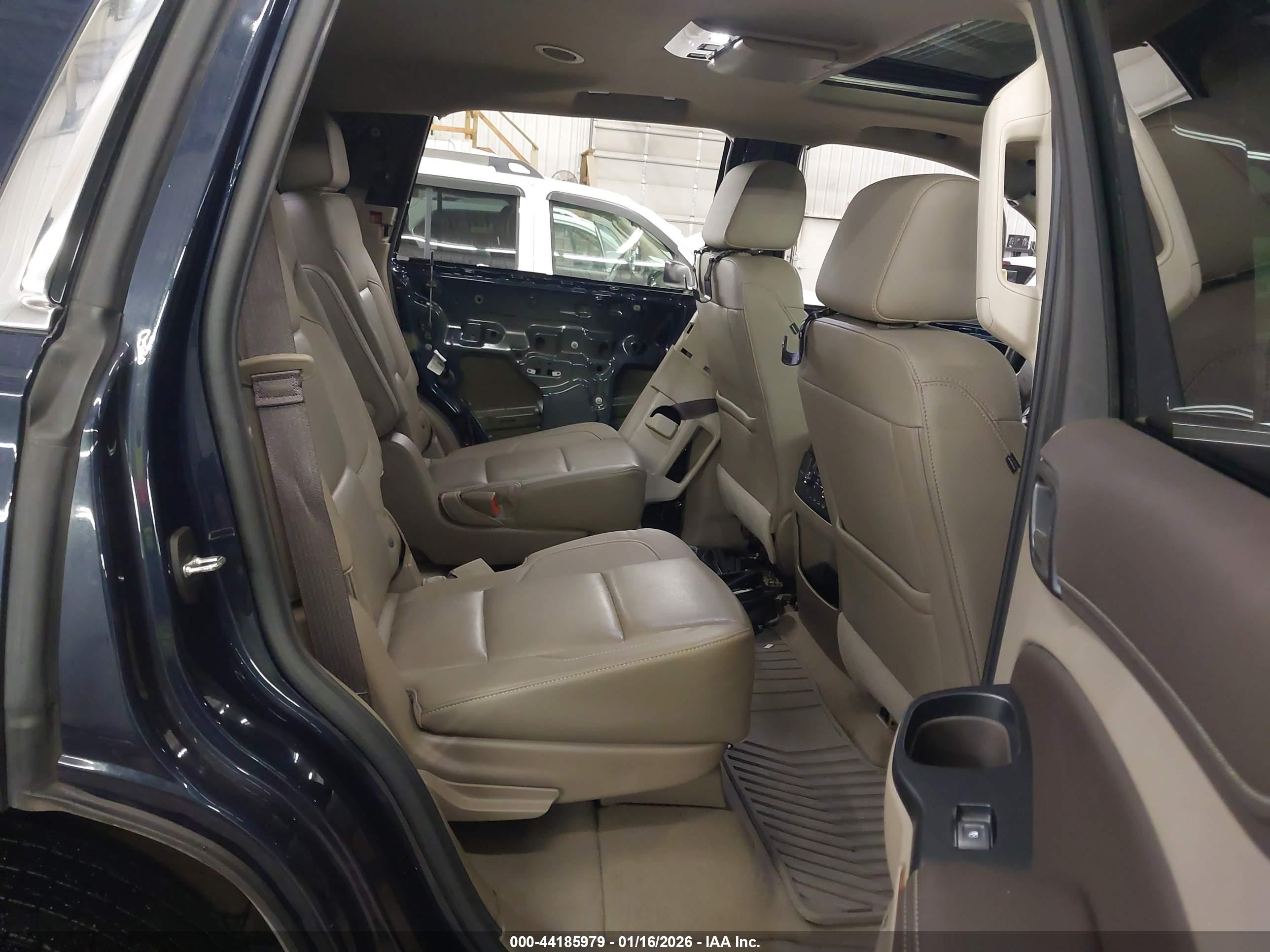 CHEVROLET TAHOE image 8