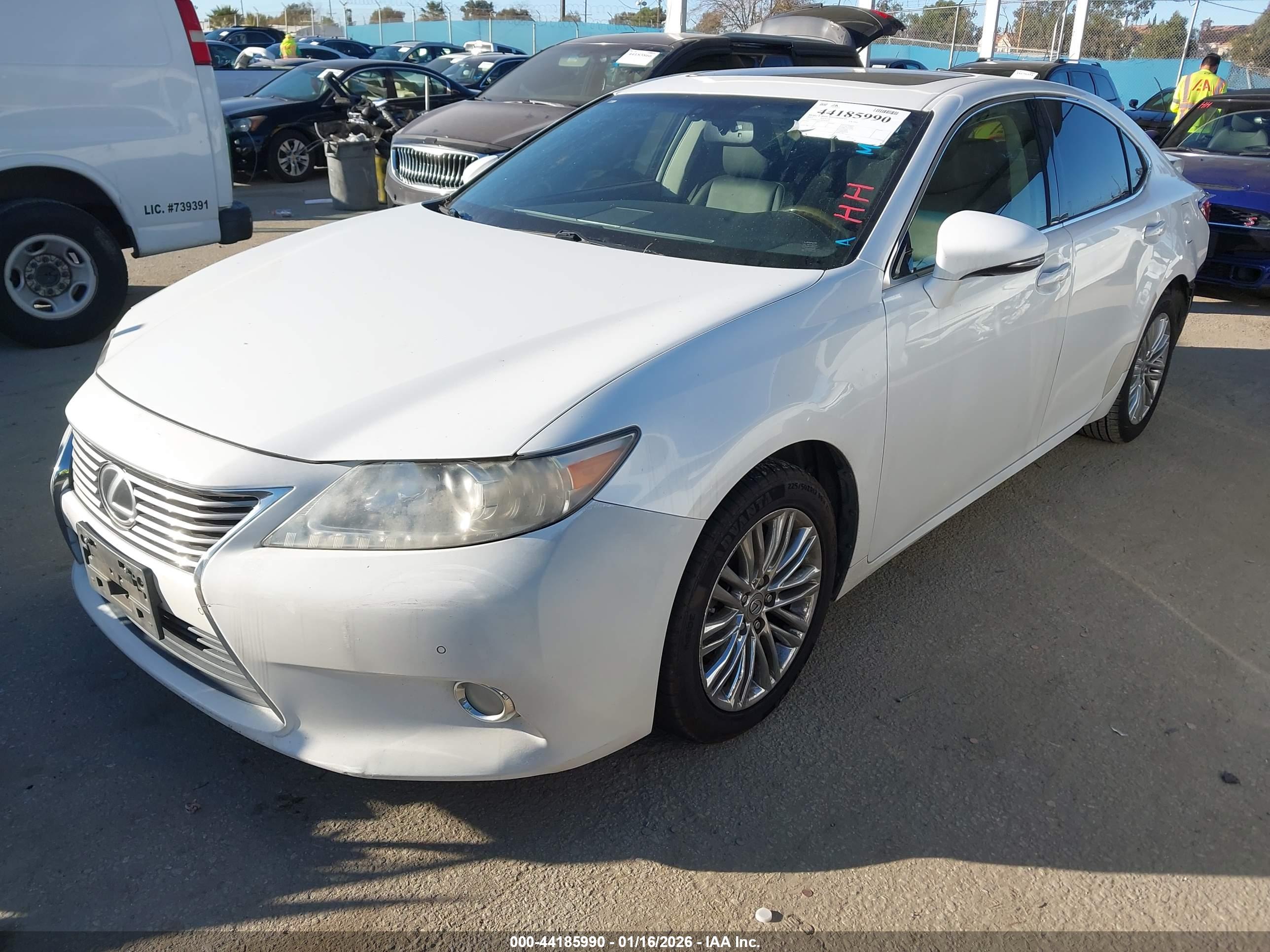 LEXUS ES image 2