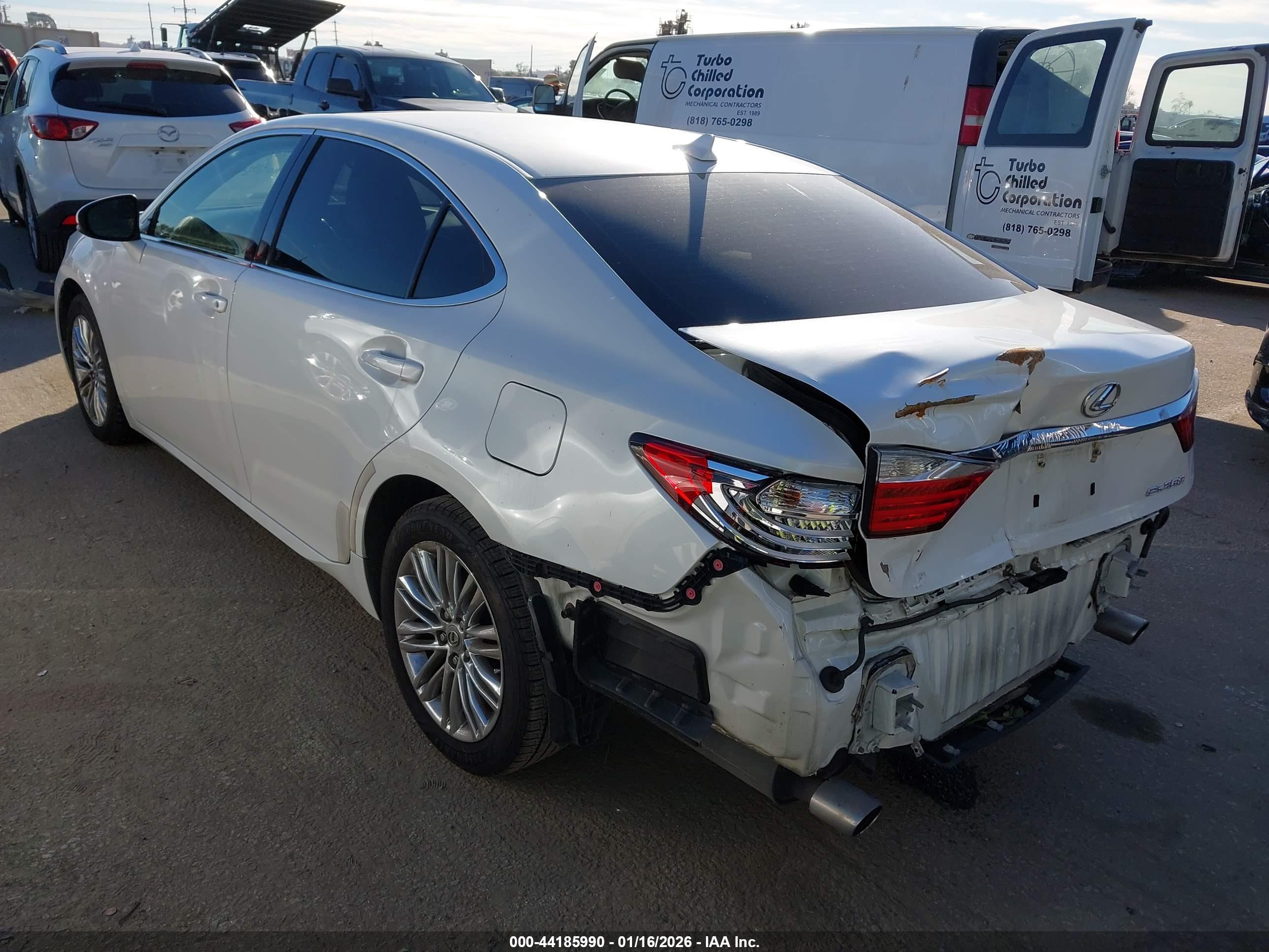 LEXUS ES image 3