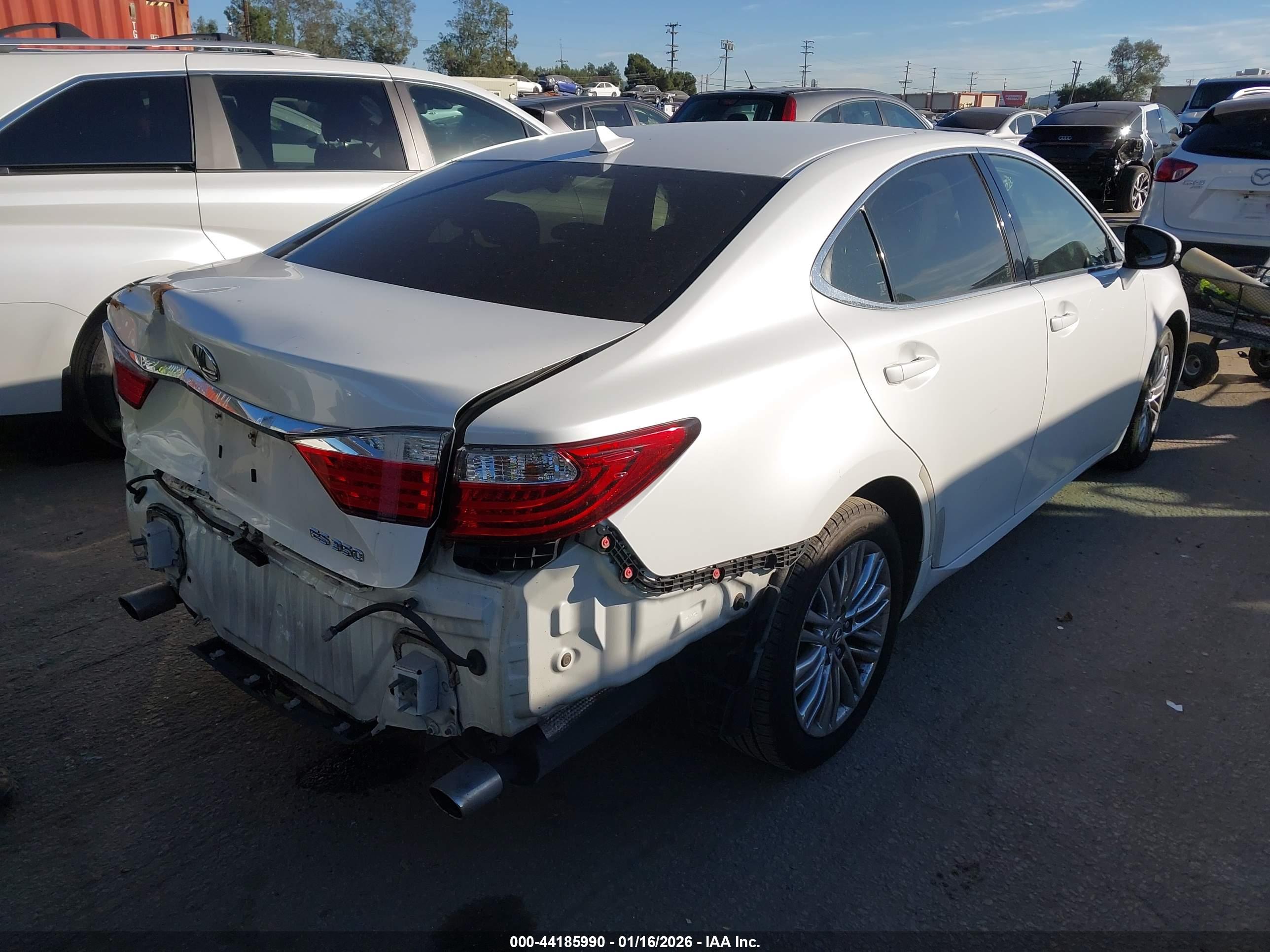 LEXUS ES image 4